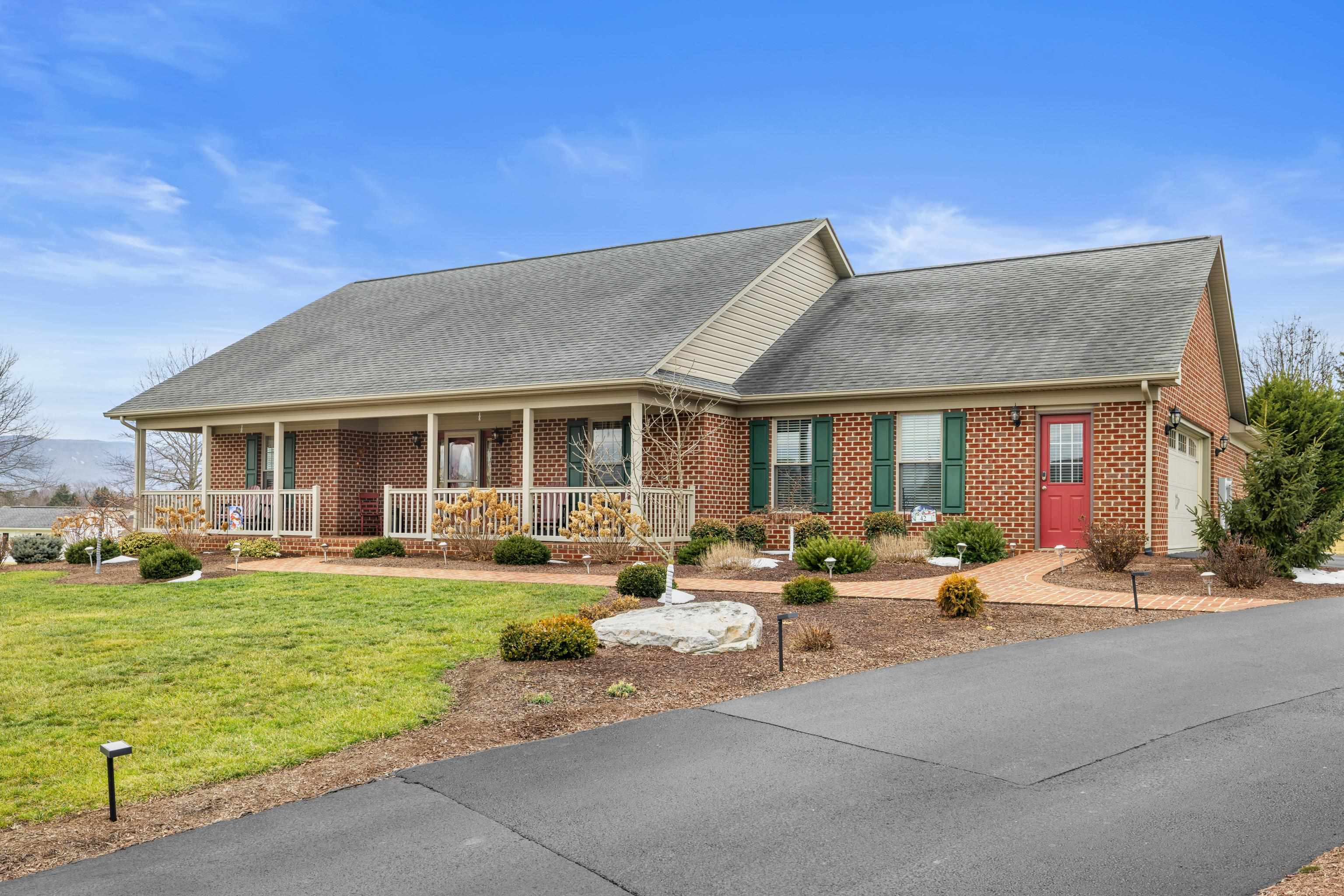 42 LYNN CIR, STUARTS DRAFT, Virginia 24477, 3 Bedrooms Bedrooms, ,2 BathroomsBathrooms,Residential,42 LYNN CIR,673423 MLS # 673423