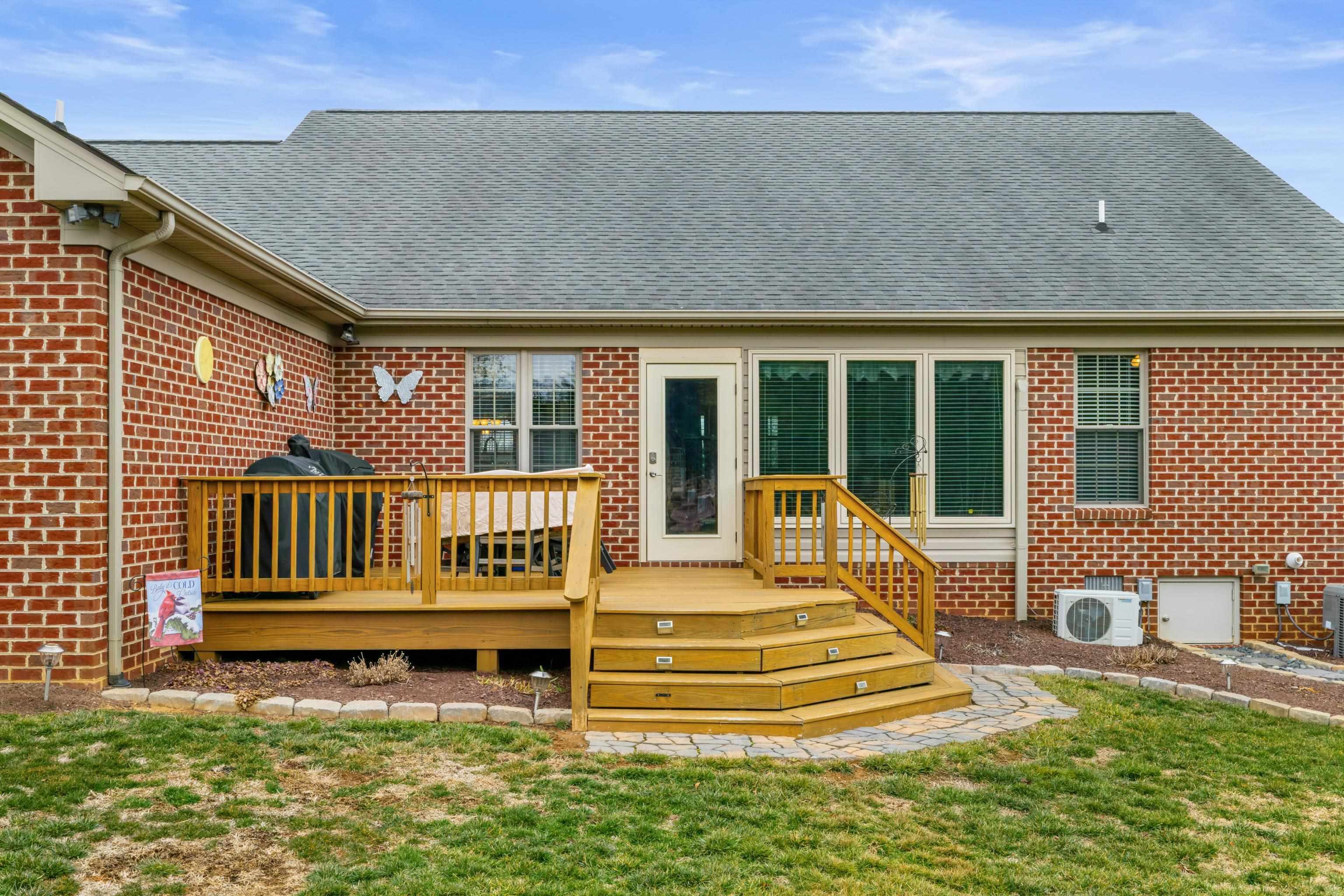 42 LYNN CIR, STUARTS DRAFT, Virginia 24477, 3 Bedrooms Bedrooms, ,2 BathroomsBathrooms,Residential,42 LYNN CIR,673423 MLS # 673423