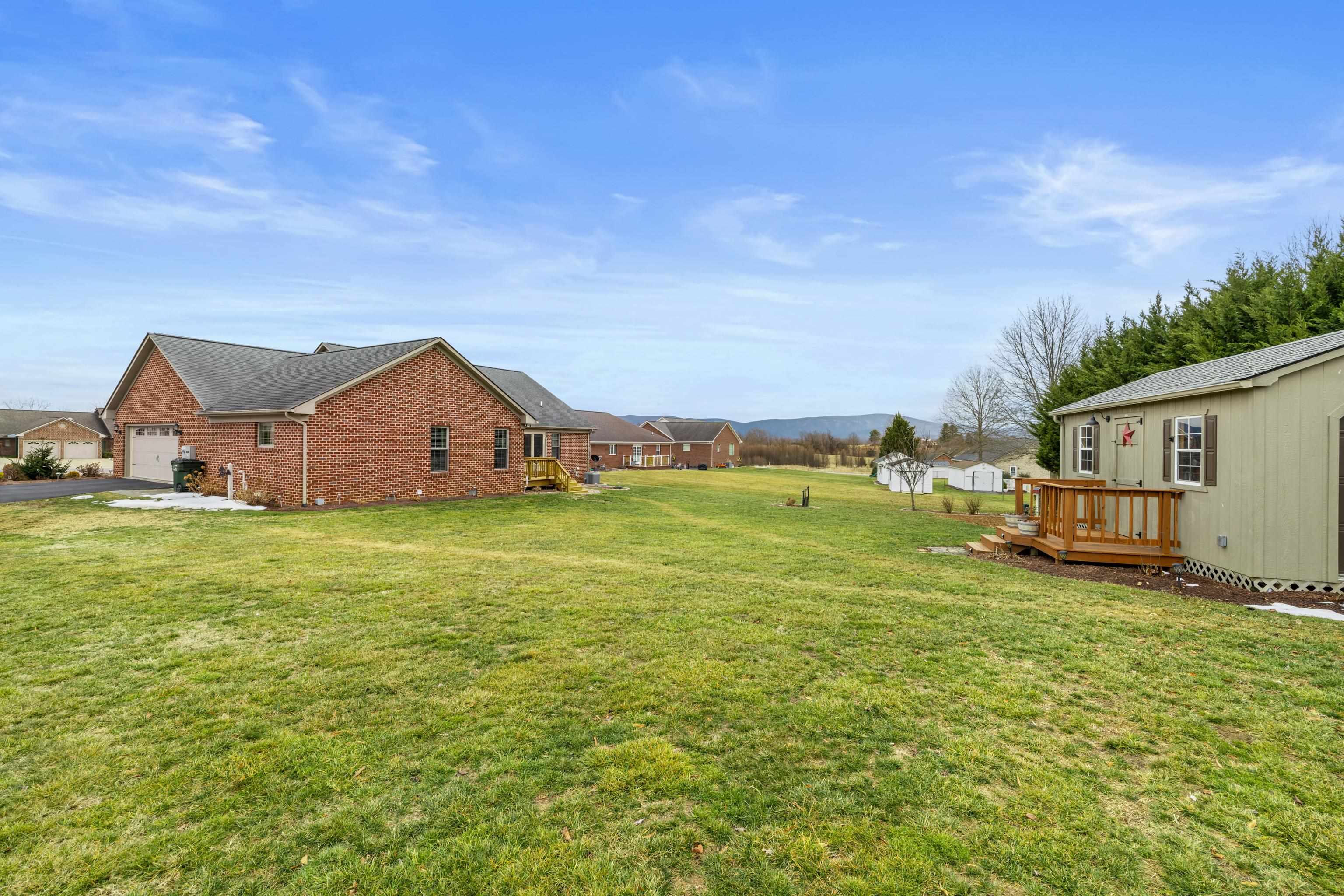 42 LYNN CIR, STUARTS DRAFT, Virginia 24477, 3 Bedrooms Bedrooms, ,2 BathroomsBathrooms,Residential,42 LYNN CIR,673423 MLS # 673423