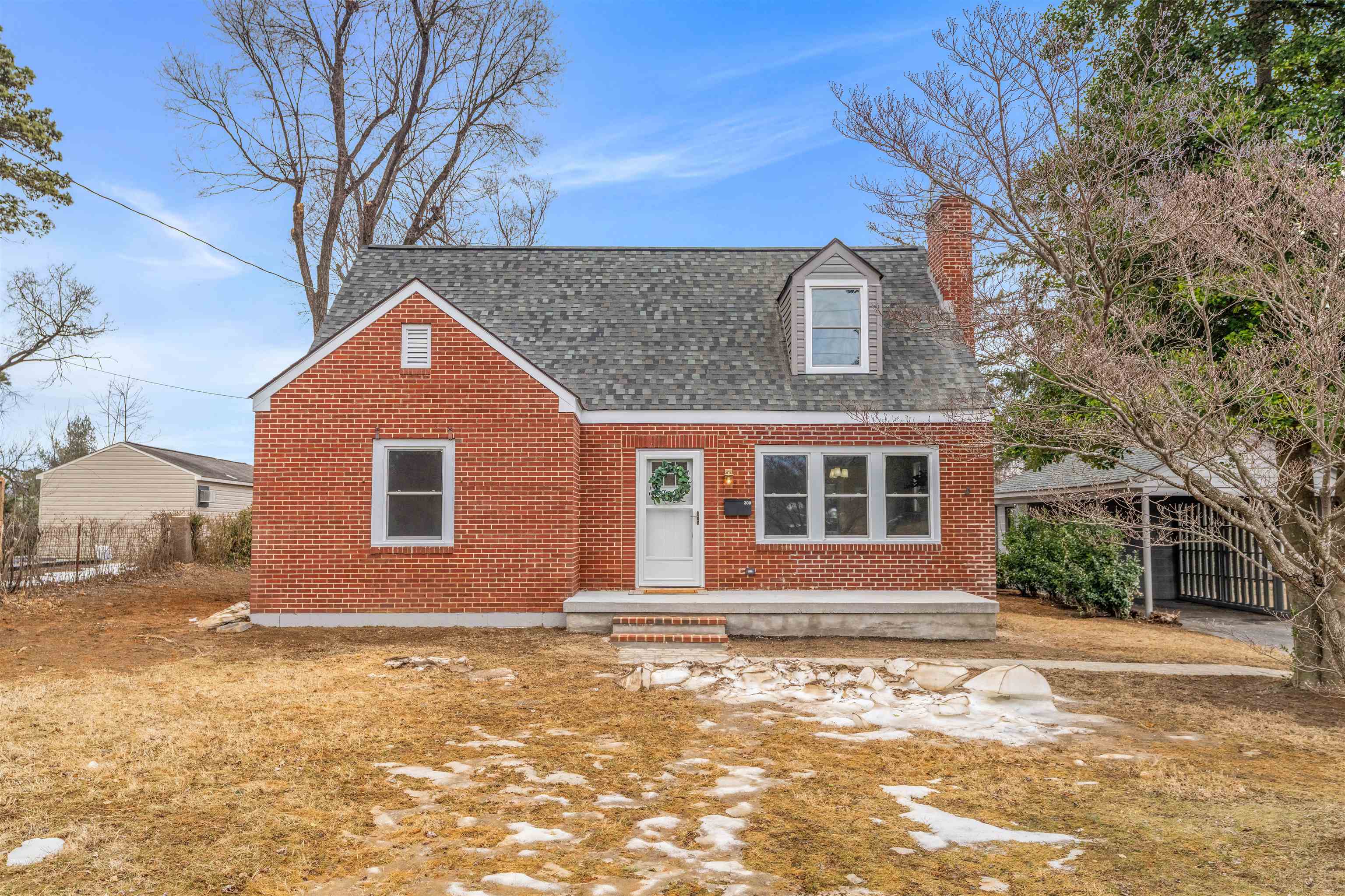 300 ALPHIN AVE, WAYNESBORO, Virginia 22980, 3 Bedrooms Bedrooms, ,1 BathroomBathrooms,Residential,300 ALPHIN AVE,673424 MLS # 673424