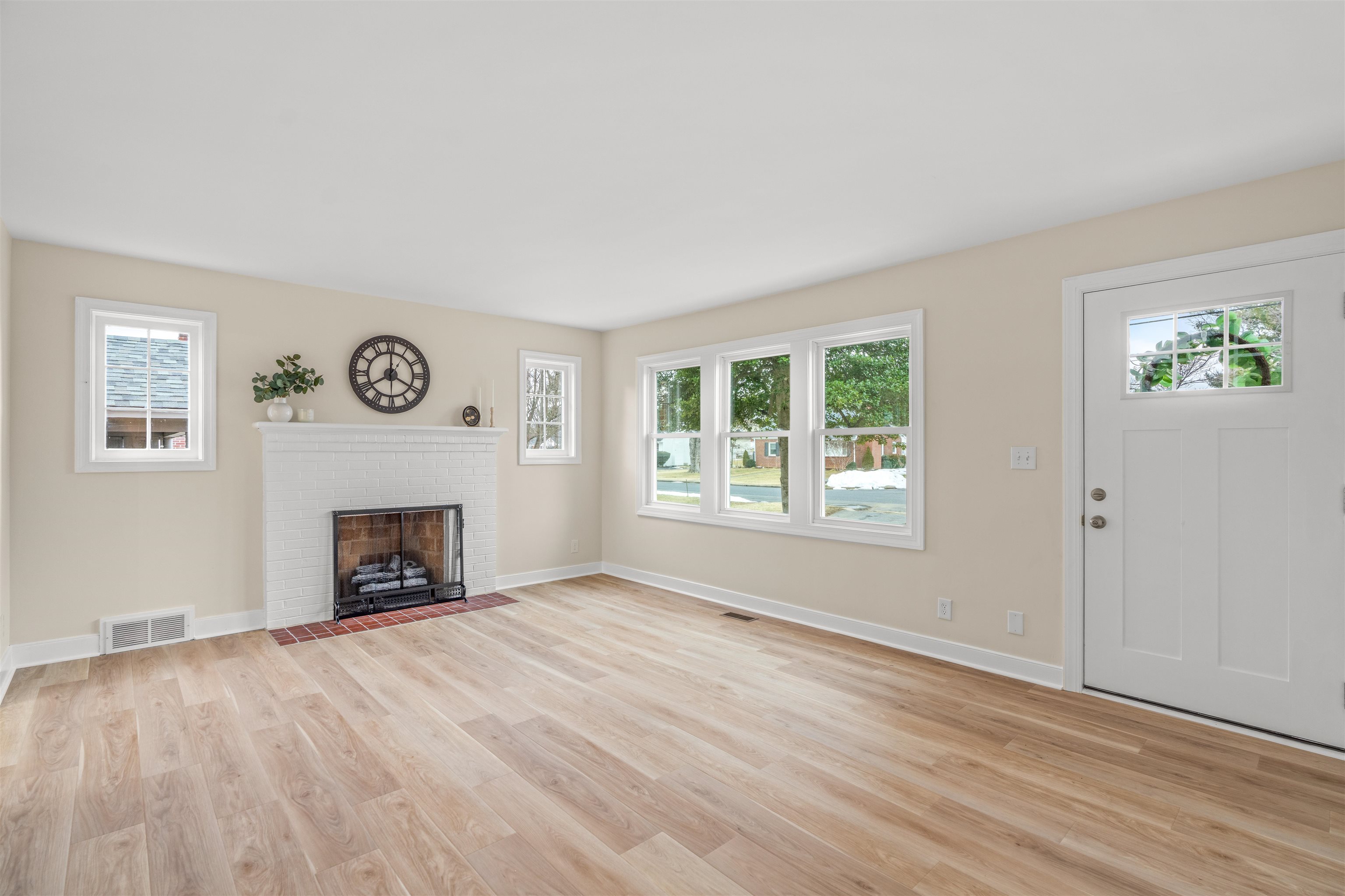 300 ALPHIN AVE, WAYNESBORO, Virginia 22980, 3 Bedrooms Bedrooms, ,1 BathroomBathrooms,Residential,300 ALPHIN AVE,673424 MLS # 673424