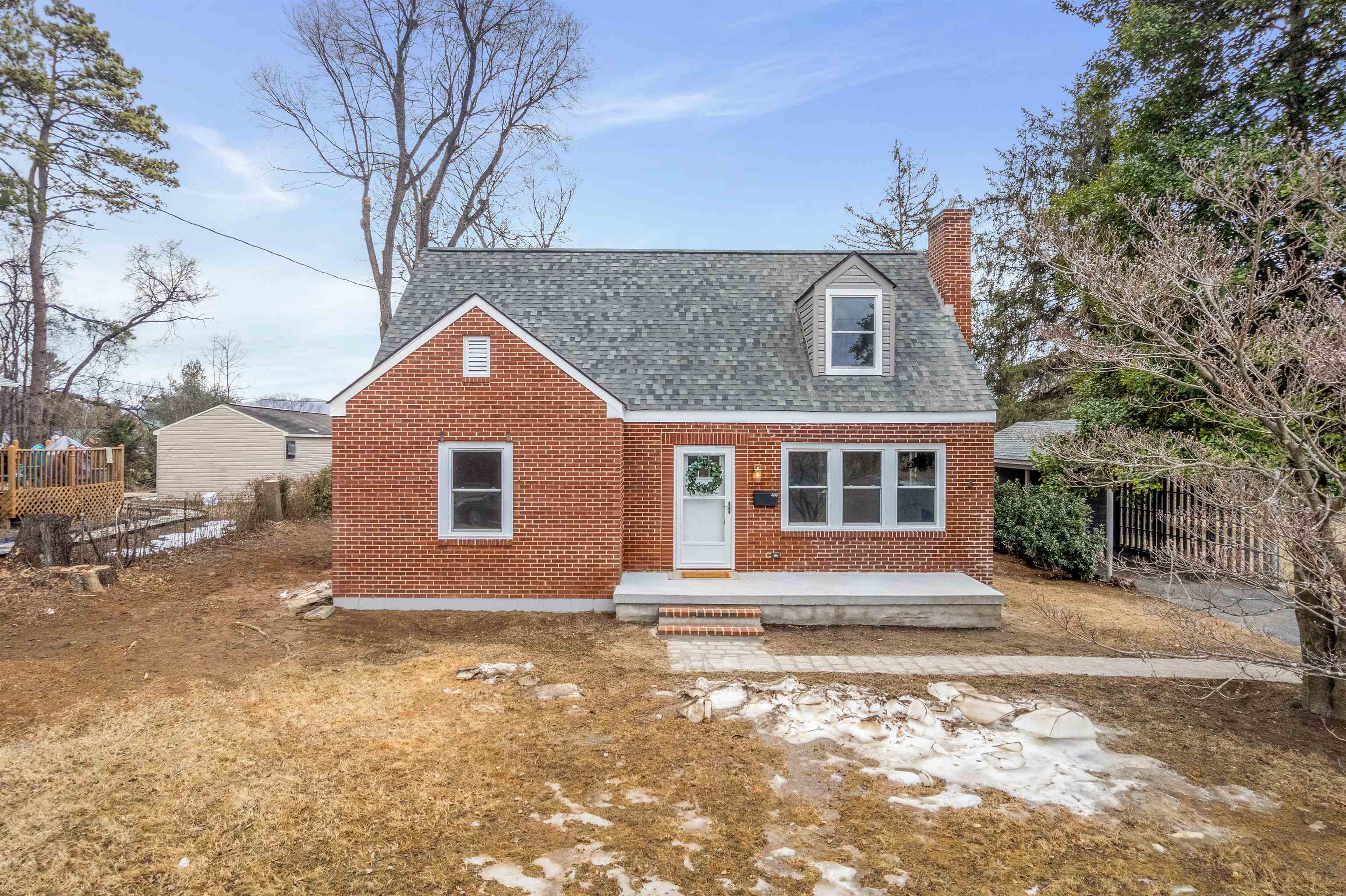 300 ALPHIN AVE, WAYNESBORO, Virginia 22980, 3 Bedrooms Bedrooms, ,1 BathroomBathrooms,Residential,300 ALPHIN AVE,673424 MLS # 673424