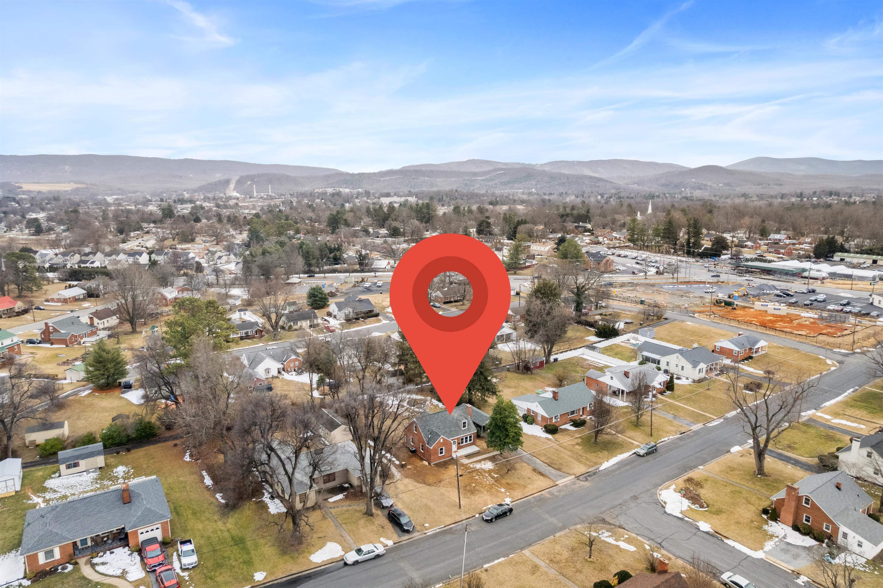 300 ALPHIN AVE, WAYNESBORO, Virginia 22980, 3 Bedrooms Bedrooms, ,1 BathroomBathrooms,Residential,300 ALPHIN AVE,673424 MLS # 673424