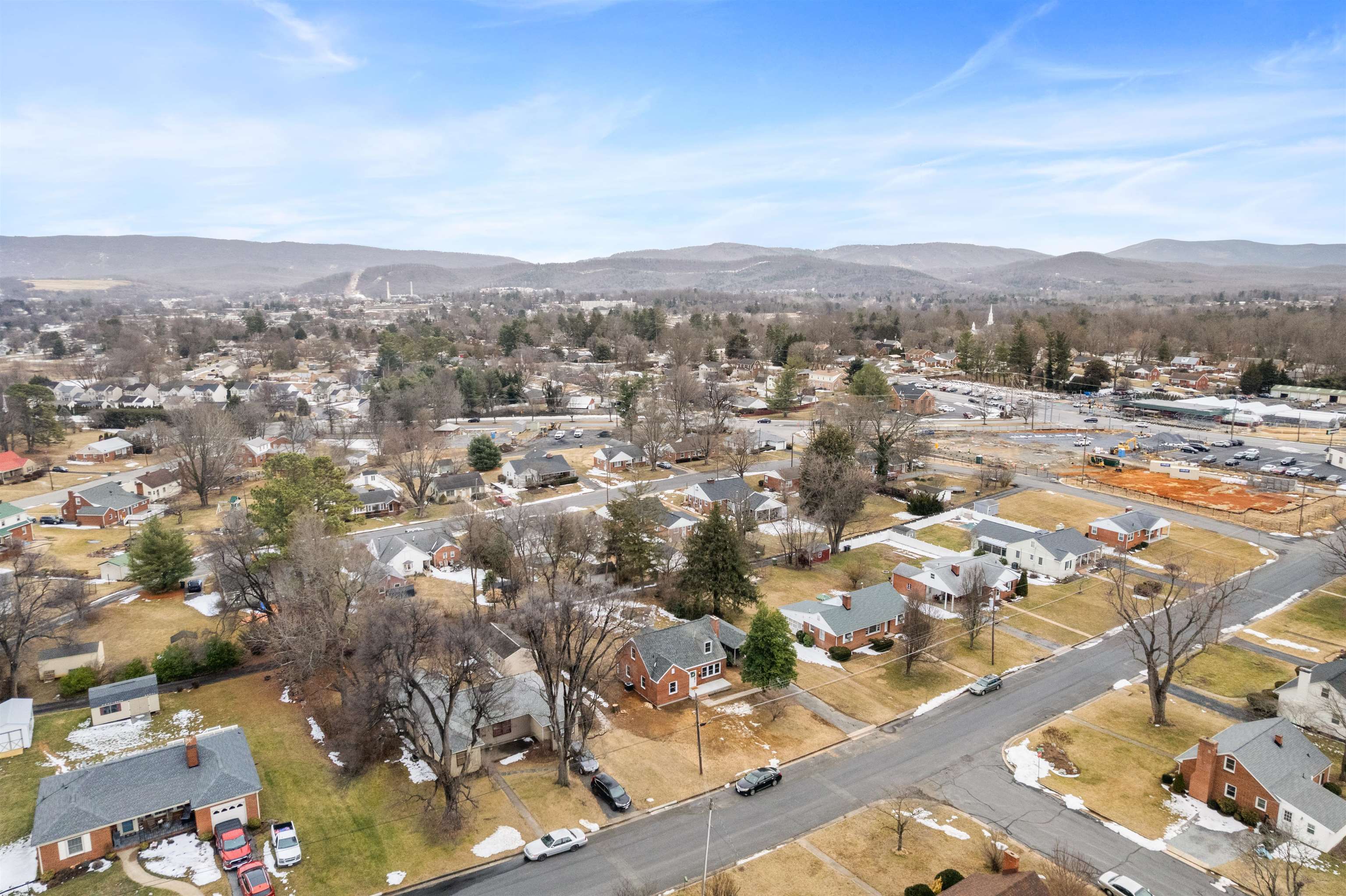 300 ALPHIN AVE, WAYNESBORO, Virginia 22980, 3 Bedrooms Bedrooms, ,1 BathroomBathrooms,Residential,300 ALPHIN AVE,673424 MLS # 673424