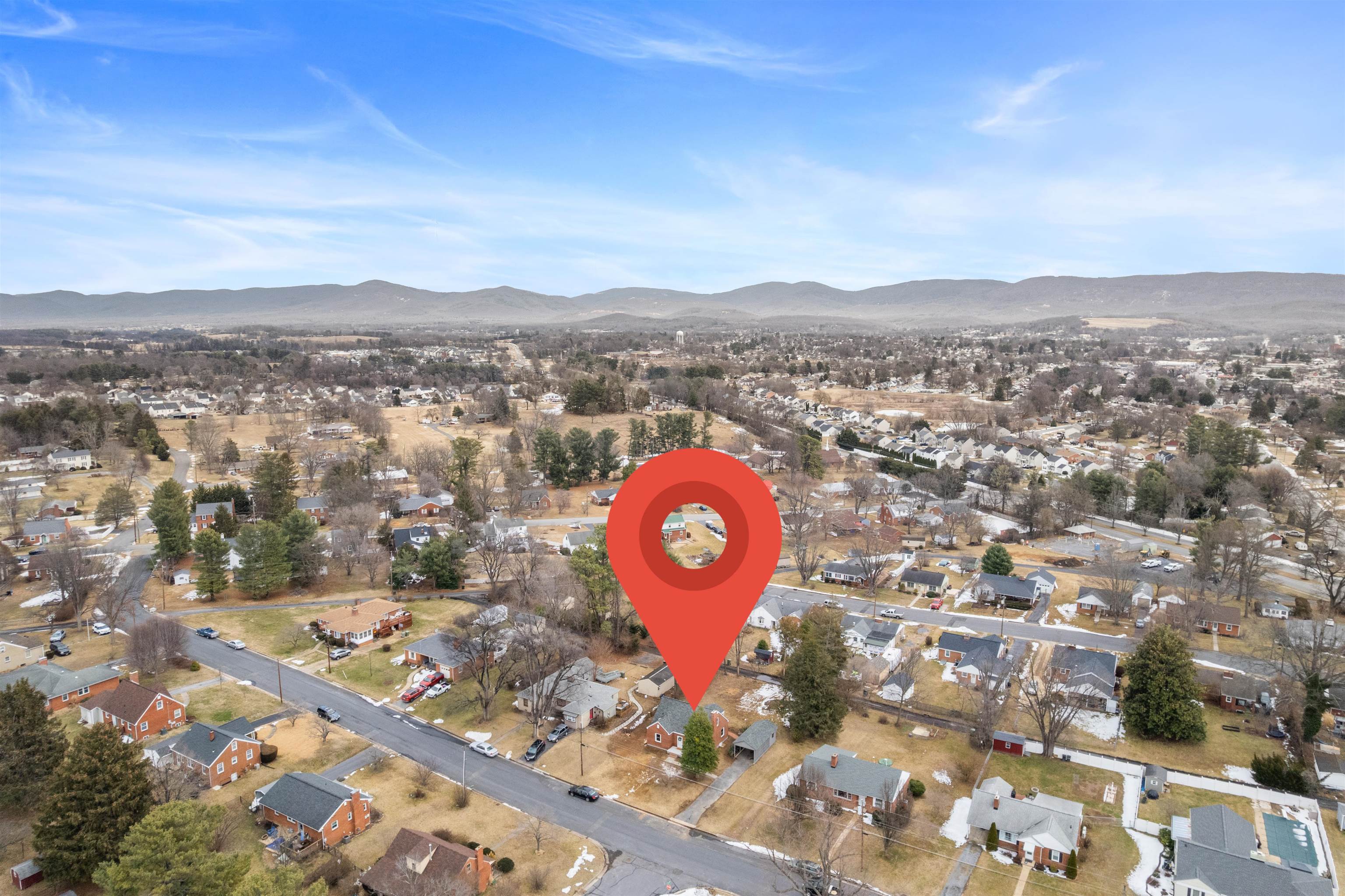 300 ALPHIN AVE, WAYNESBORO, Virginia 22980, 3 Bedrooms Bedrooms, ,1 BathroomBathrooms,Residential,300 ALPHIN AVE,673424 MLS # 673424