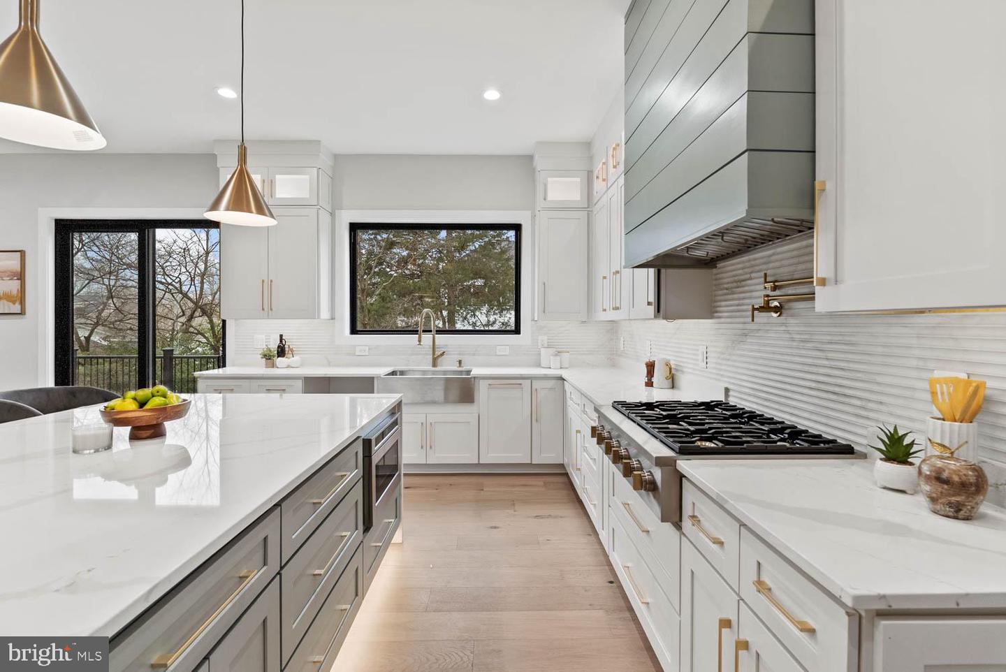 402 MARSHALL RD SW, VIENNA, Virginia 22180, 6 Bedrooms Bedrooms, ,6 BathroomsBathrooms,Residential,For sale,402 MARSHALL RD SW,VAFX2264092 MLS # VAFX2264092