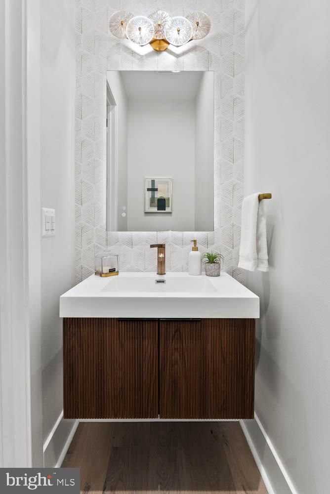 402 MARSHALL RD SW, VIENNA, Virginia 22180, 6 Bedrooms Bedrooms, ,6 BathroomsBathrooms,Residential,For sale,402 MARSHALL RD SW,VAFX2264092 MLS # VAFX2264092