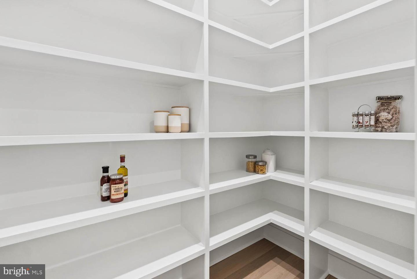 402 MARSHALL RD SW, VIENNA, Virginia 22180, 6 Bedrooms Bedrooms, ,6 BathroomsBathrooms,Residential,For sale,402 MARSHALL RD SW,VAFX2264092 MLS # VAFX2264092