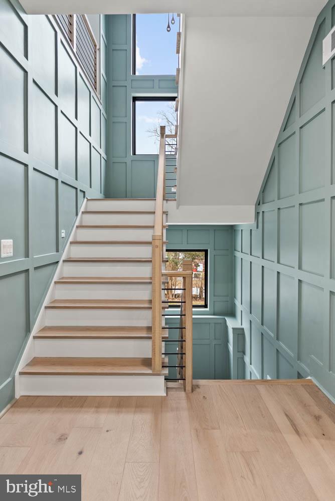 402 MARSHALL RD SW, VIENNA, Virginia 22180, 6 Bedrooms Bedrooms, ,6 BathroomsBathrooms,Residential,For sale,402 MARSHALL RD SW,VAFX2264092 MLS # VAFX2264092