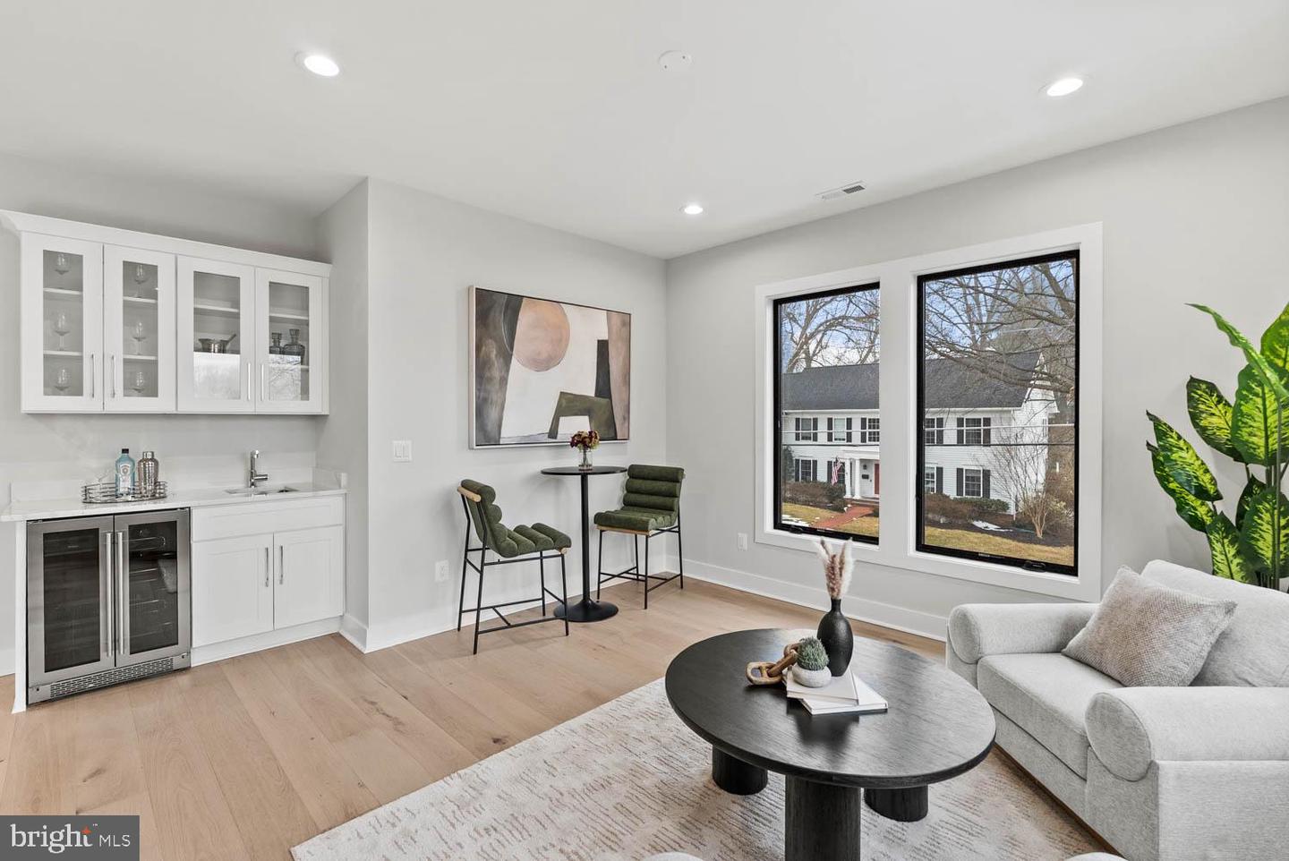 402 MARSHALL RD SW, VIENNA, Virginia 22180, 6 Bedrooms Bedrooms, ,6 BathroomsBathrooms,Residential,For sale,402 MARSHALL RD SW,VAFX2264092 MLS # VAFX2264092