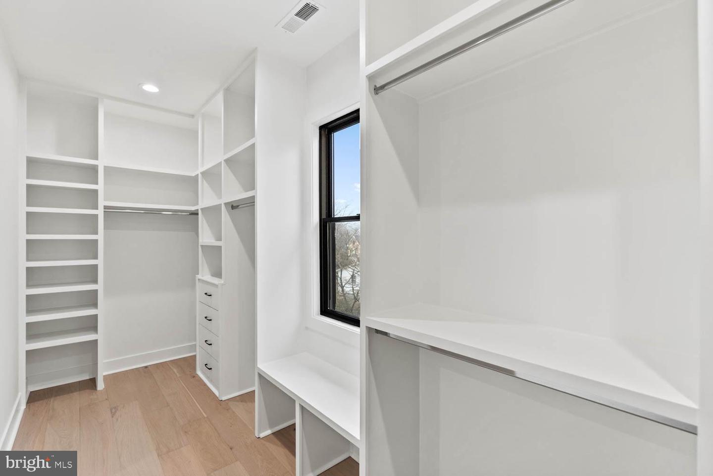 402 MARSHALL RD SW, VIENNA, Virginia 22180, 6 Bedrooms Bedrooms, ,6 BathroomsBathrooms,Residential,For sale,402 MARSHALL RD SW,VAFX2264092 MLS # VAFX2264092