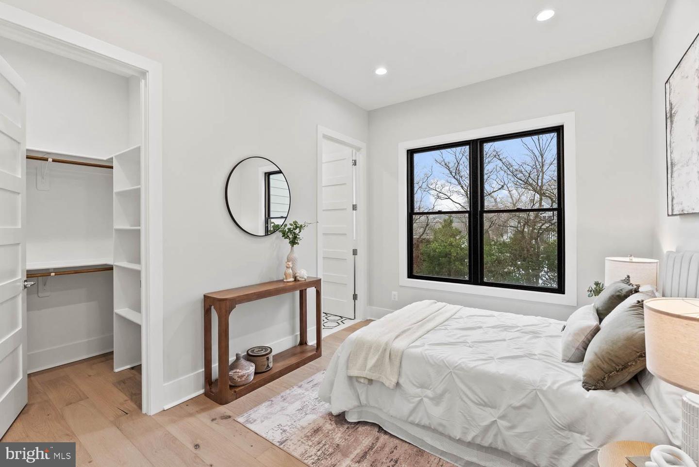 402 MARSHALL RD SW, VIENNA, Virginia 22180, 6 Bedrooms Bedrooms, ,6 BathroomsBathrooms,Residential,For sale,402 MARSHALL RD SW,VAFX2264092 MLS # VAFX2264092