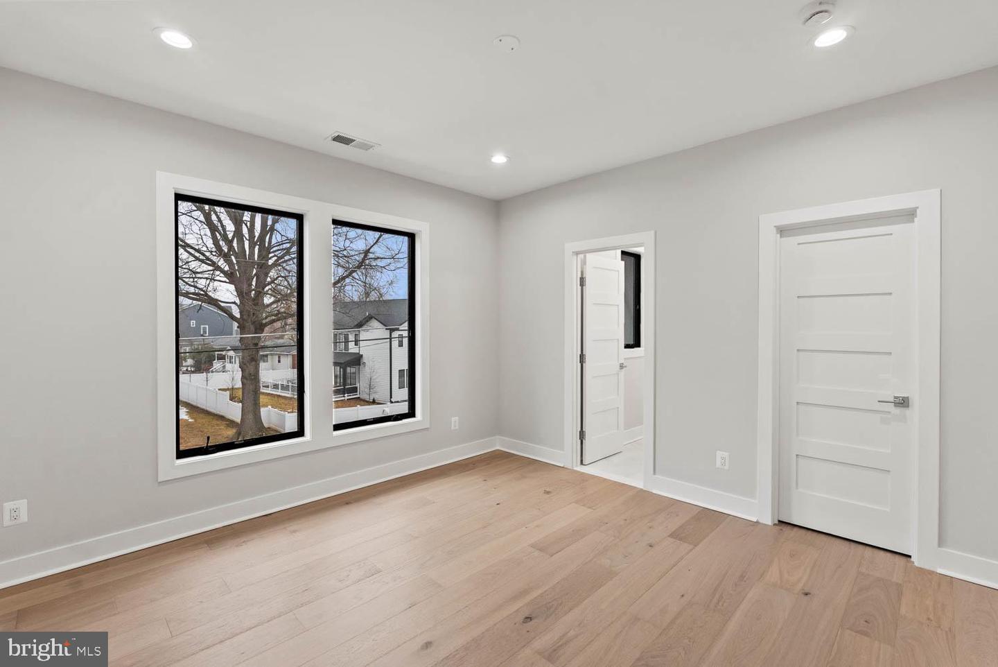 402 MARSHALL RD SW, VIENNA, Virginia 22180, 6 Bedrooms Bedrooms, ,6 BathroomsBathrooms,Residential,For sale,402 MARSHALL RD SW,VAFX2264092 MLS # VAFX2264092