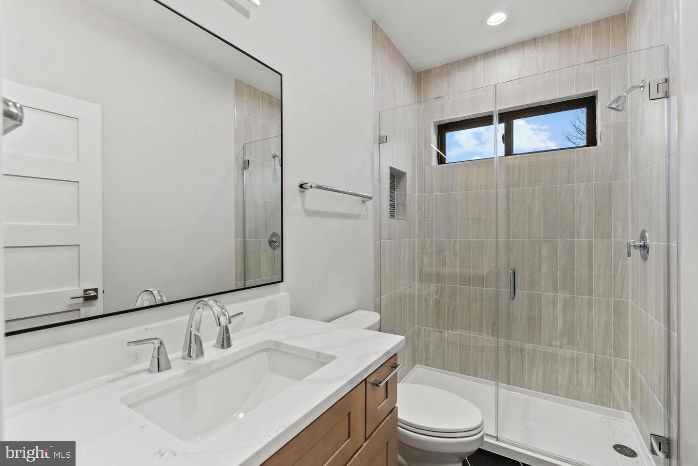 402 MARSHALL RD SW, VIENNA, Virginia 22180, 6 Bedrooms Bedrooms, ,6 BathroomsBathrooms,Residential,For sale,402 MARSHALL RD SW,VAFX2264092 MLS # VAFX2264092