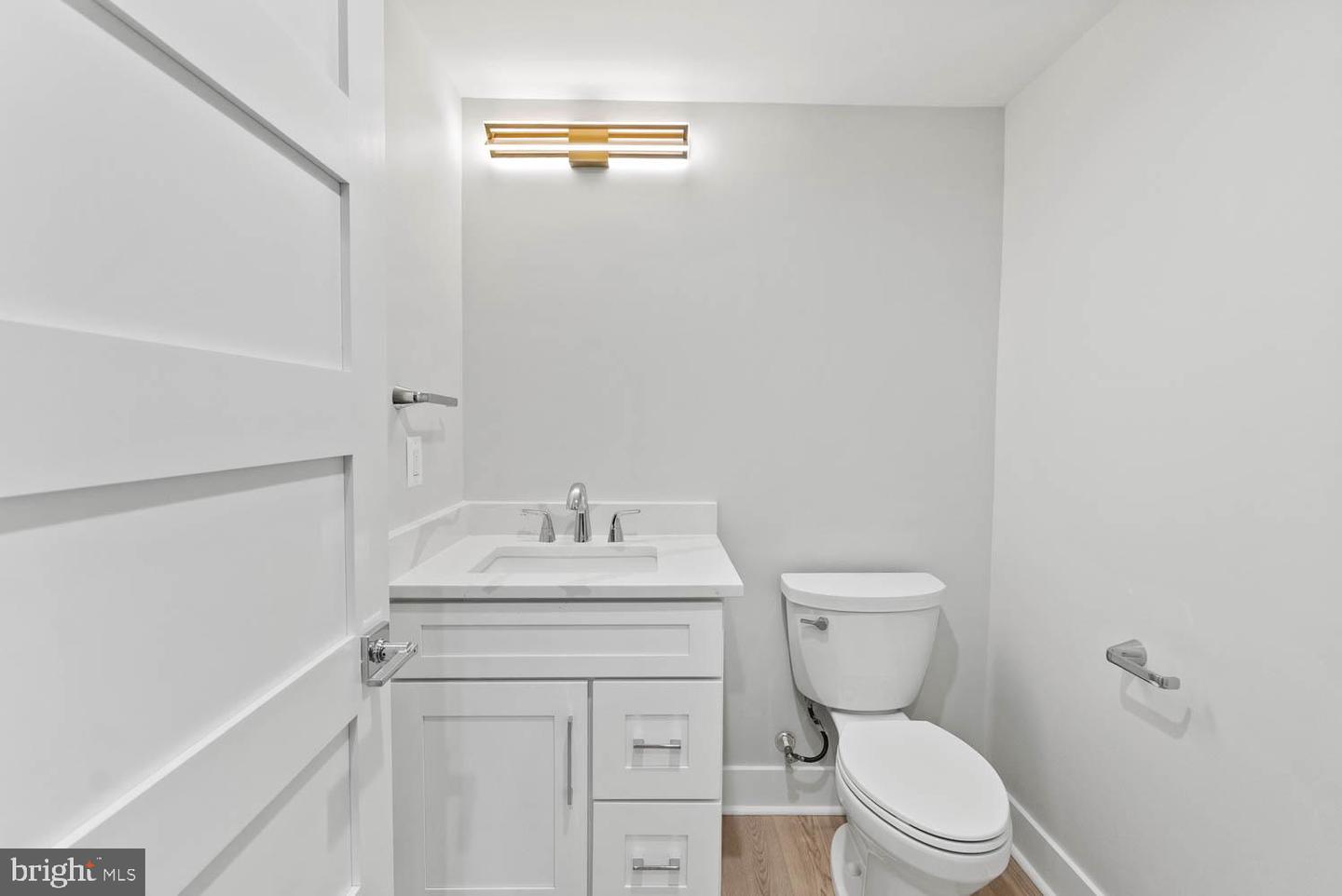 402 MARSHALL RD SW, VIENNA, Virginia 22180, 6 Bedrooms Bedrooms, ,6 BathroomsBathrooms,Residential,For sale,402 MARSHALL RD SW,VAFX2264092 MLS # VAFX2264092