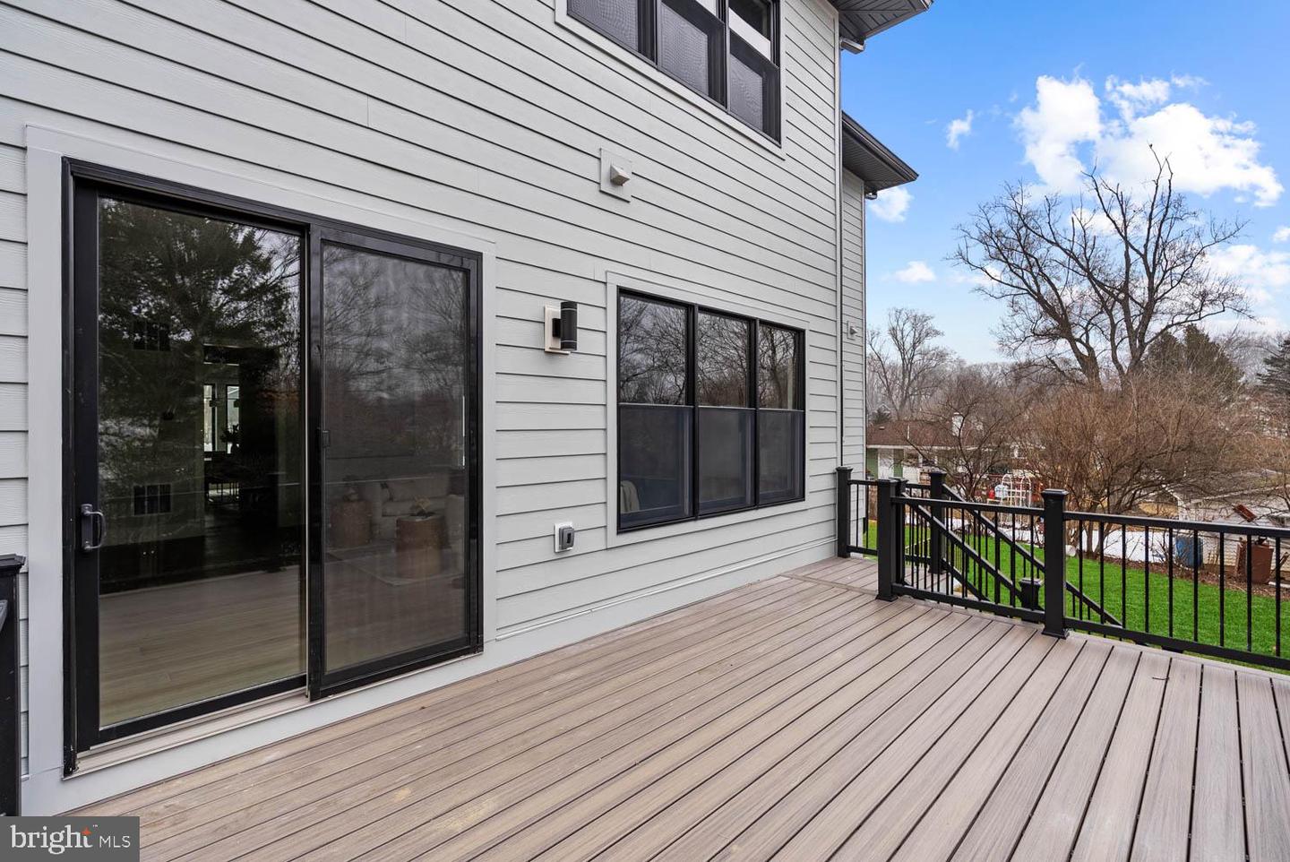 402 MARSHALL RD SW, VIENNA, Virginia 22180, 6 Bedrooms Bedrooms, ,6 BathroomsBathrooms,Residential,For sale,402 MARSHALL RD SW,VAFX2264092 MLS # VAFX2264092