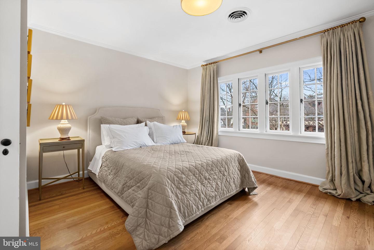 4415 GREENWICH PKWY NW, WASHINGTON, District Of Columbia 20007, 4 Bedrooms Bedrooms, ,2 BathroomsBathrooms,Residential,For sale,4415 GREENWICH PKWY NW,DCDC2224390 MLS # DCDC2224390