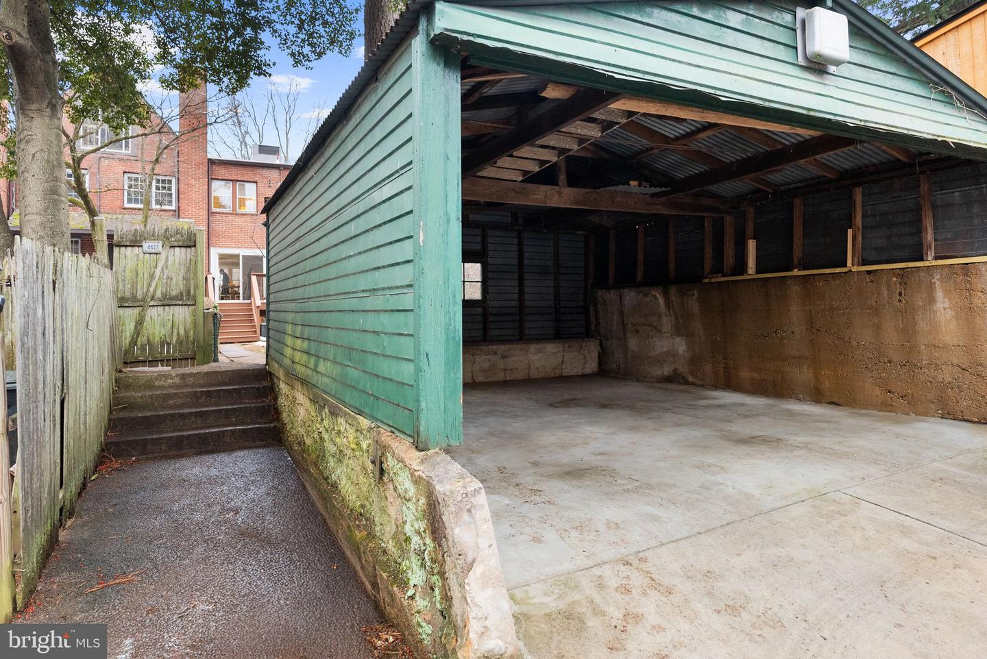 4415 GREENWICH PKWY NW, WASHINGTON, District Of Columbia 20007, 4 Bedrooms Bedrooms, ,2 BathroomsBathrooms,Residential,For sale,4415 GREENWICH PKWY NW,DCDC2224390 MLS # DCDC2224390