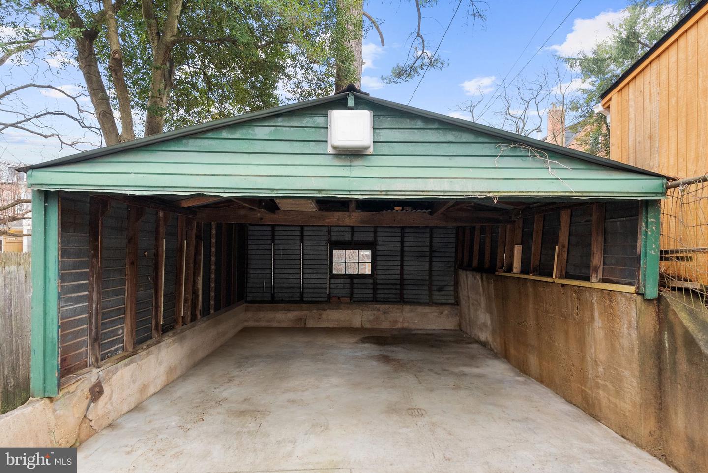 4415 GREENWICH PKWY NW, WASHINGTON, District Of Columbia 20007, 4 Bedrooms Bedrooms, ,2 BathroomsBathrooms,Residential,For sale,4415 GREENWICH PKWY NW,DCDC2224390 MLS # DCDC2224390