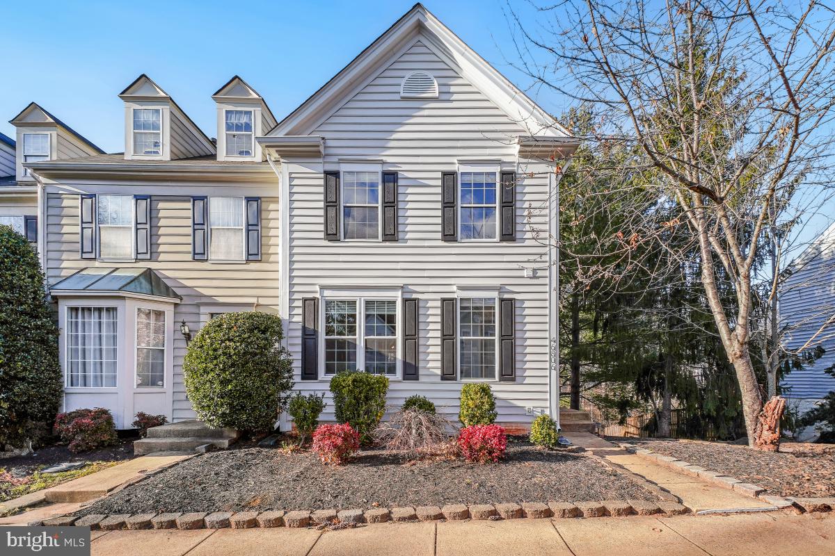 46806 LAWNES CREEK TER, STERLING, Virginia 20165, 3 Bedrooms Bedrooms, 8 Rooms Rooms,3 BathroomsBathrooms,Residential,For sale,46806 LAWNES CREEK TER,VALO2109036 MLS # VALO2109036