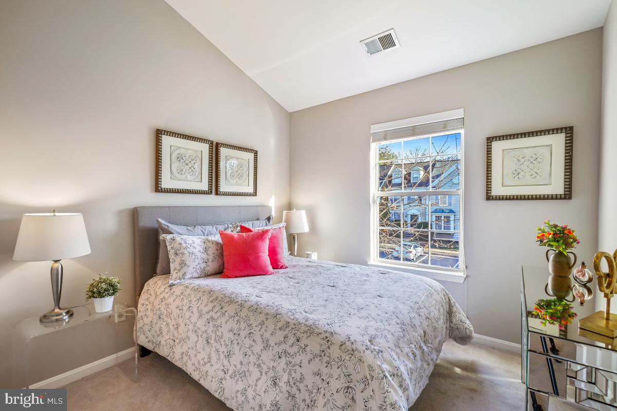 46806 LAWNES CREEK TER, STERLING, Virginia 20165, 3 Bedrooms Bedrooms, 8 Rooms Rooms,3 BathroomsBathrooms,Residential,For sale,46806 LAWNES CREEK TER,VALO2109036 MLS # VALO2109036