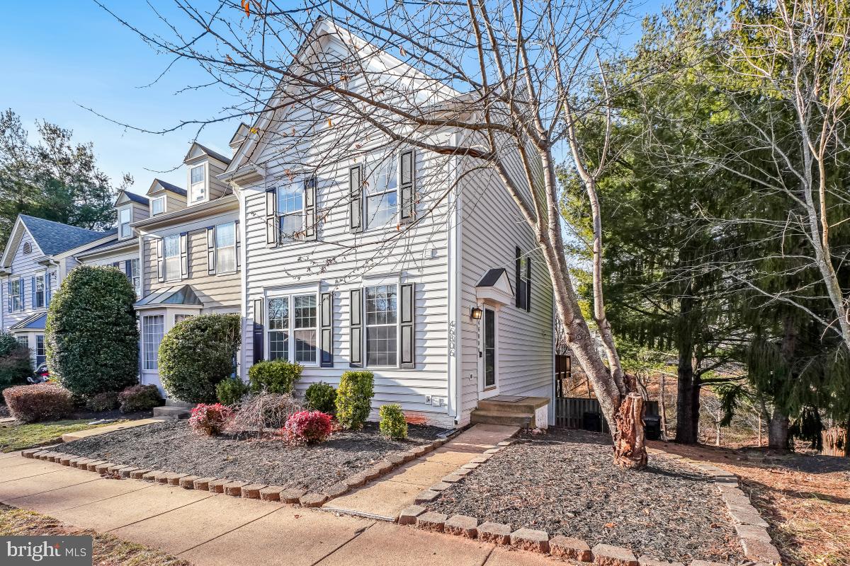 46806 LAWNES CREEK TER, STERLING, Virginia 20165, 3 Bedrooms Bedrooms, 8 Rooms Rooms,3 BathroomsBathrooms,Residential,For sale,46806 LAWNES CREEK TER,VALO2109036 MLS # VALO2109036