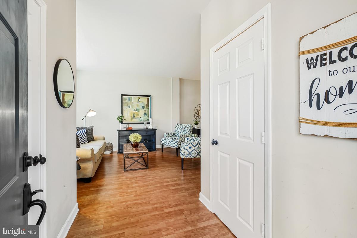 46806 LAWNES CREEK TER, STERLING, Virginia 20165, 3 Bedrooms Bedrooms, 8 Rooms Rooms,3 BathroomsBathrooms,Residential,For sale,46806 LAWNES CREEK TER,VALO2109036 MLS # VALO2109036