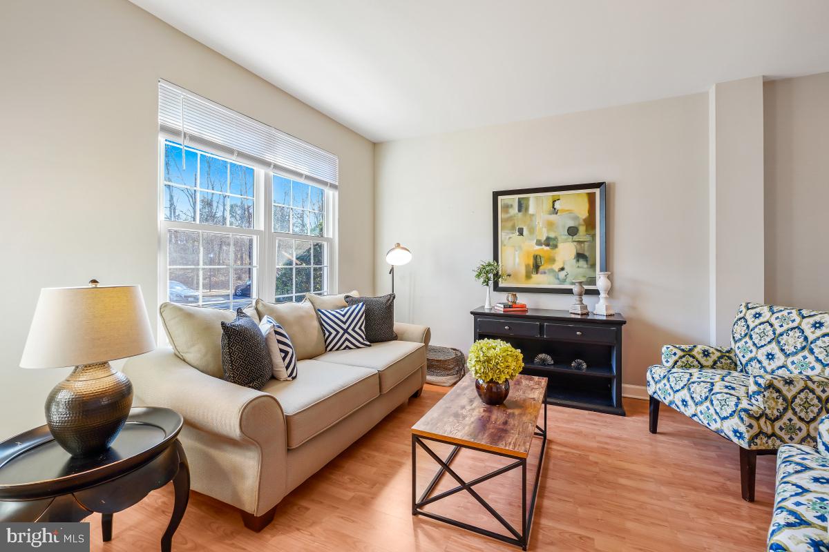 46806 LAWNES CREEK TER, STERLING, Virginia 20165, 3 Bedrooms Bedrooms, 8 Rooms Rooms,3 BathroomsBathrooms,Residential,For sale,46806 LAWNES CREEK TER,VALO2109036 MLS # VALO2109036