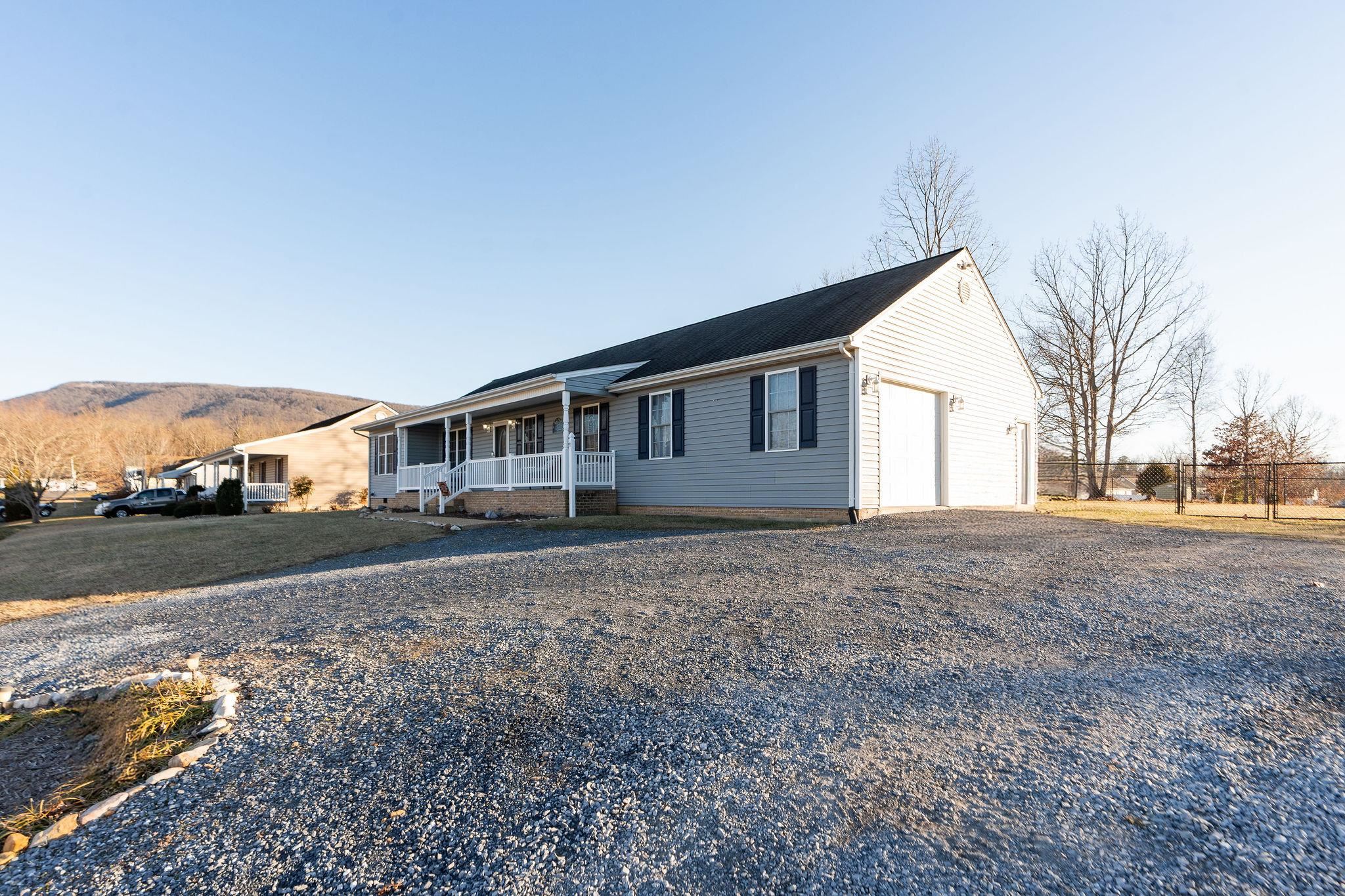 149 NORTHWOOD DR, WAYNESBORO, Virginia 22980, 3 Bedrooms Bedrooms, ,2 BathroomsBathrooms,Residential,149 NORTHWOOD DR,673429 MLS # 673429 149 NORTHWOOD DR, WAYNESBORO, Virginia 22980, 3 Bedrooms Bedrooms, ,2 BathroomsBathrooms,Residential,149 NORTHWOOD DR,673429 MLS # 673429