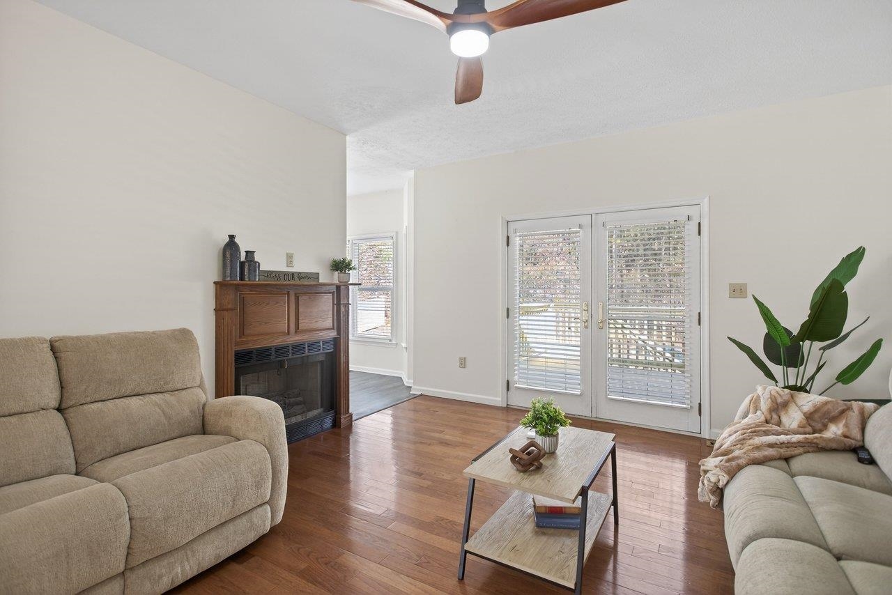 104 S PERSIMMON ST, ELKTON, Virginia 22827, 4 Bedrooms Bedrooms, ,3 BathroomsBathrooms,Residential,104 S PERSIMMON ST,673408 MLS # 673408