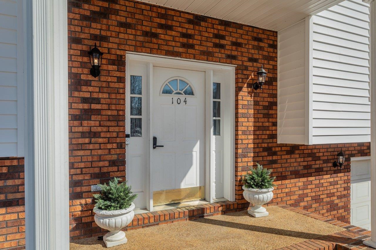 104 S PERSIMMON ST, ELKTON, Virginia 22827, 4 Bedrooms Bedrooms, ,3 BathroomsBathrooms,Residential,104 S PERSIMMON ST,673408 MLS # 673408