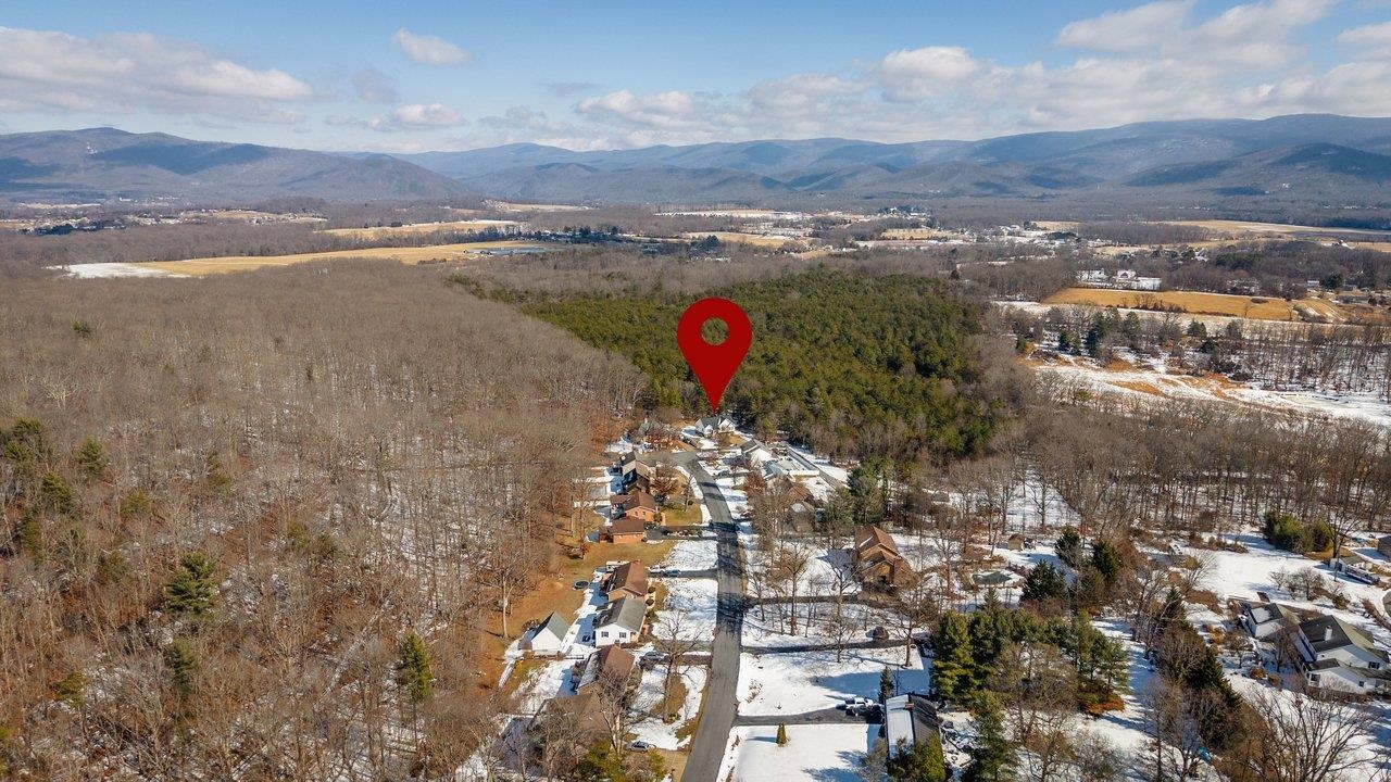 104 S PERSIMMON ST, ELKTON, Virginia 22827, 4 Bedrooms Bedrooms, ,3 BathroomsBathrooms,Residential,104 S PERSIMMON ST,673408 MLS # 673408