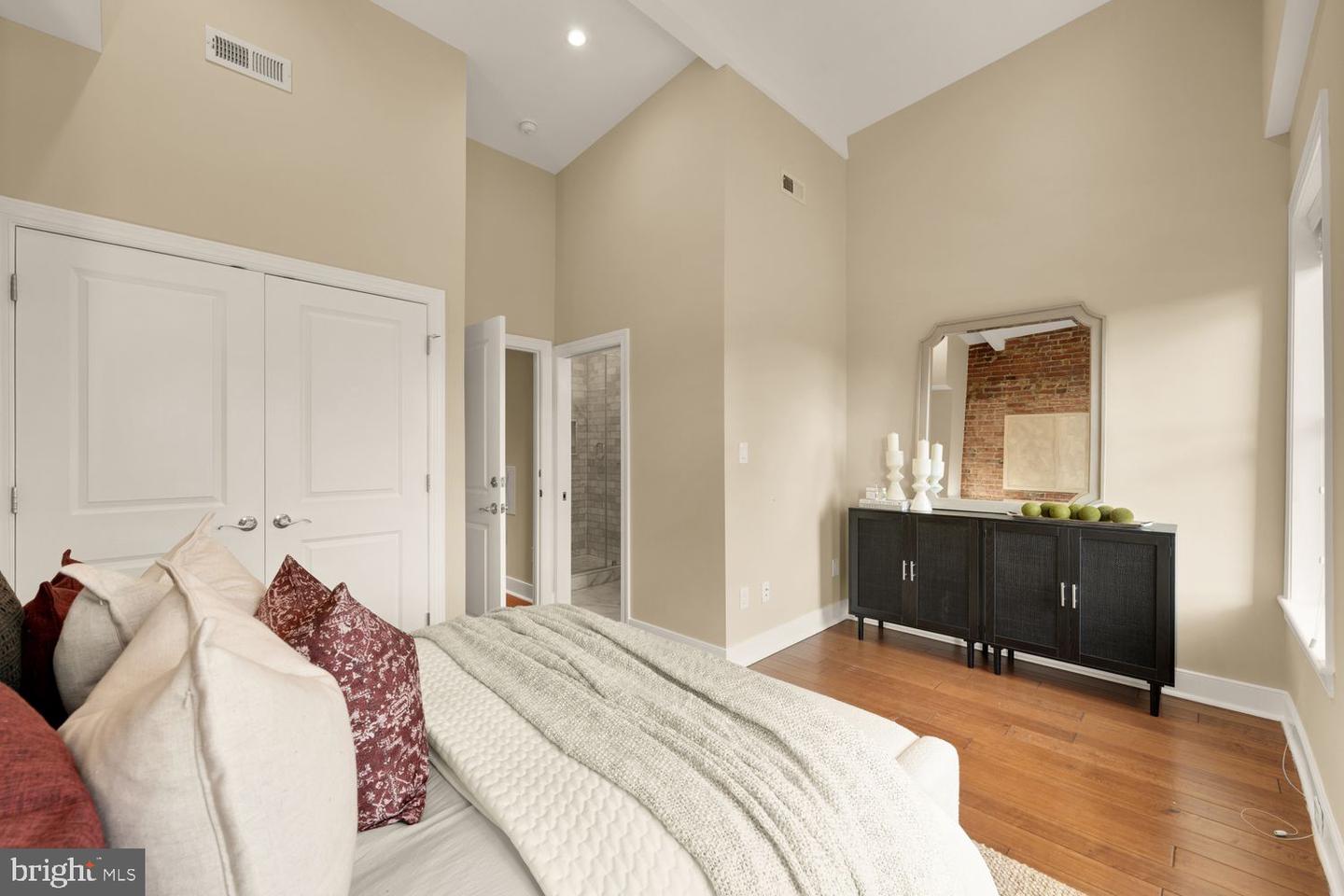 1010 K ST NE, WASHINGTON, District Of Columbia 20002, 4 Bedrooms Bedrooms, ,3 BathroomsBathrooms,Residential,For sale,1010 K ST NE,DCDC2231802 MLS # DCDC2231802