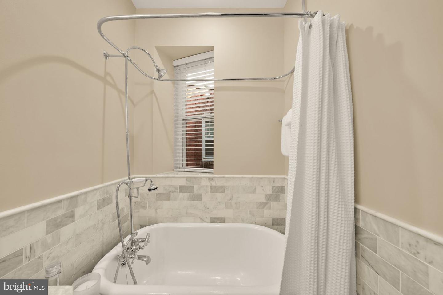 1010 K ST NE, WASHINGTON, District Of Columbia 20002, 4 Bedrooms Bedrooms, ,3 BathroomsBathrooms,Residential,For sale,1010 K ST NE,DCDC2231802 MLS # DCDC2231802