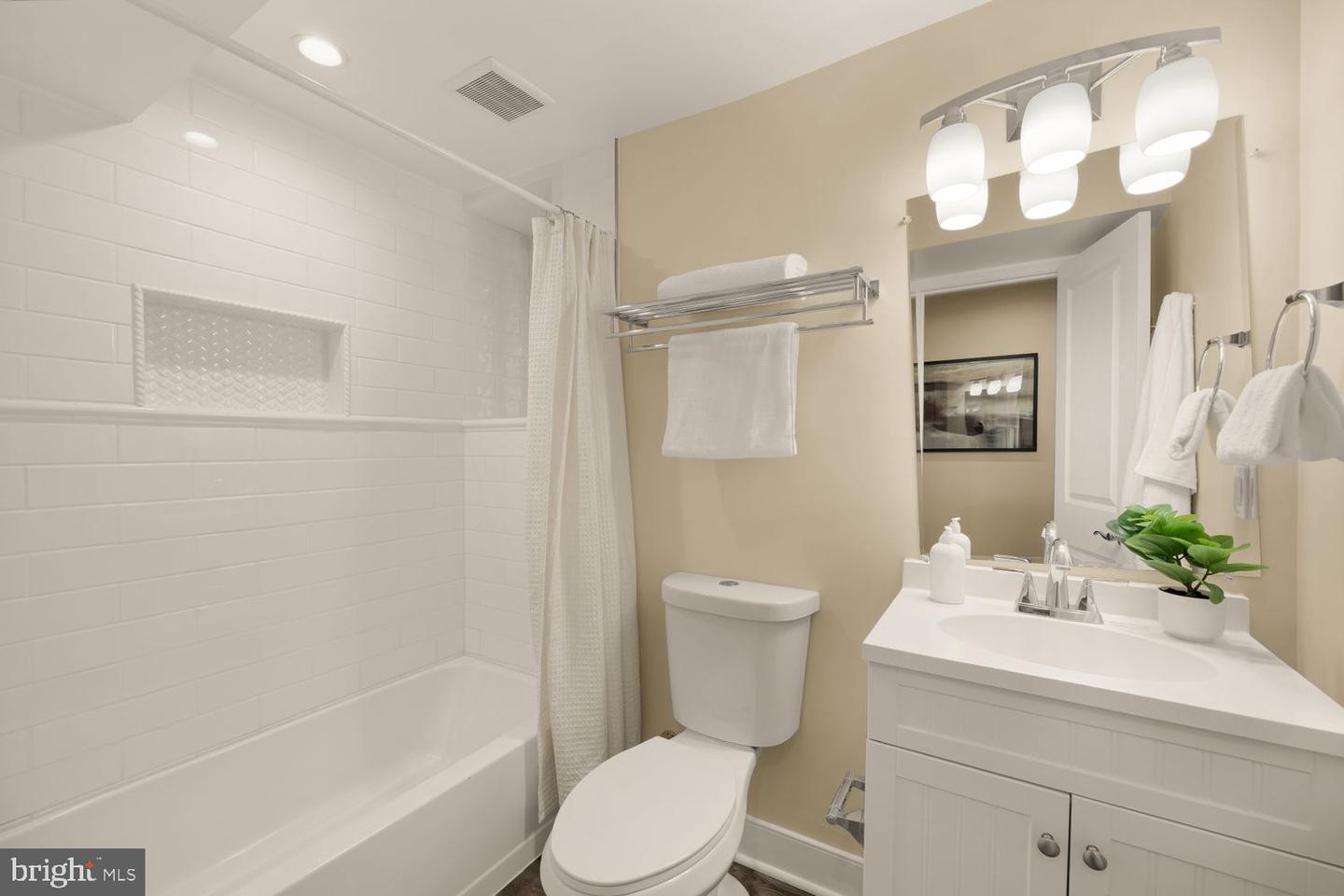 1010 K ST NE, WASHINGTON, District Of Columbia 20002, 4 Bedrooms Bedrooms, ,3 BathroomsBathrooms,Residential,For sale,1010 K ST NE,DCDC2231802 MLS # DCDC2231802