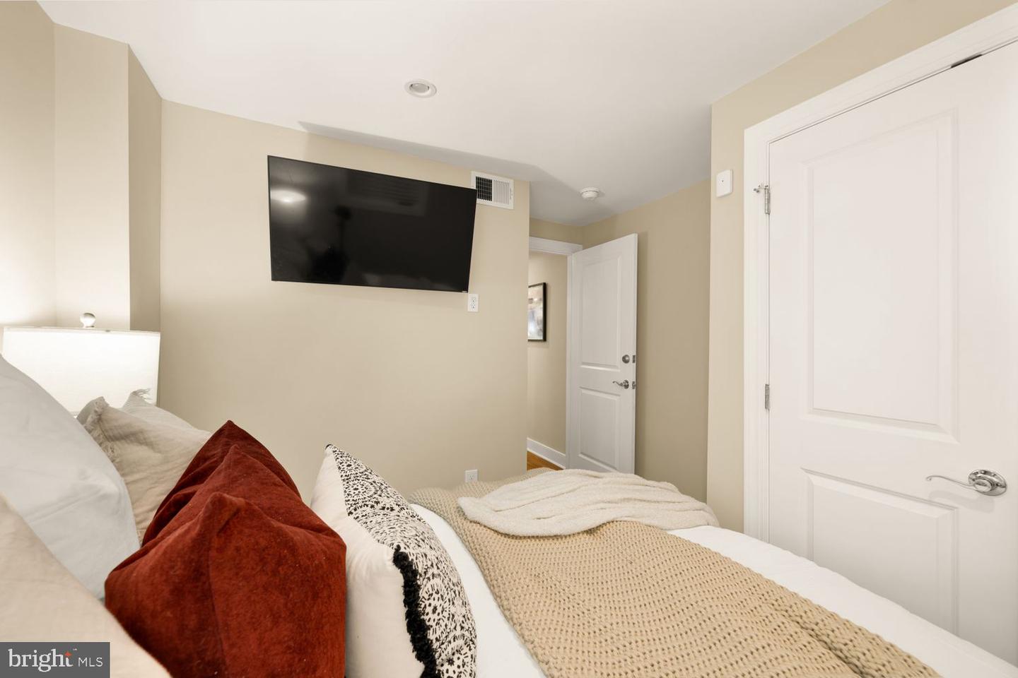 1010 K ST NE, WASHINGTON, District Of Columbia 20002, 4 Bedrooms Bedrooms, ,3 BathroomsBathrooms,Residential,For sale,1010 K ST NE,DCDC2231802 MLS # DCDC2231802