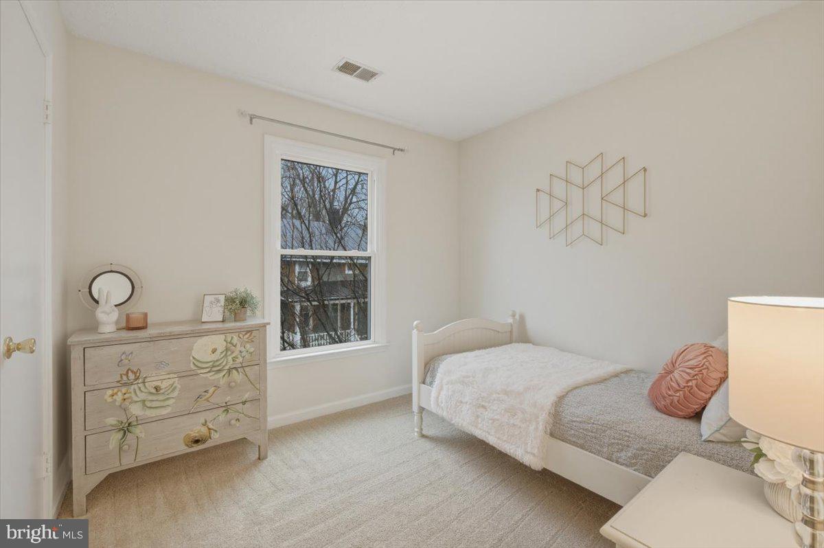 115 W O ST, PURCELLVILLE, Virginia 20132, 2 Bedrooms Bedrooms, ,2 BathroomsBathrooms,Residential,For sale,115 W O ST,VALO2113318 MLS # VALO2113318