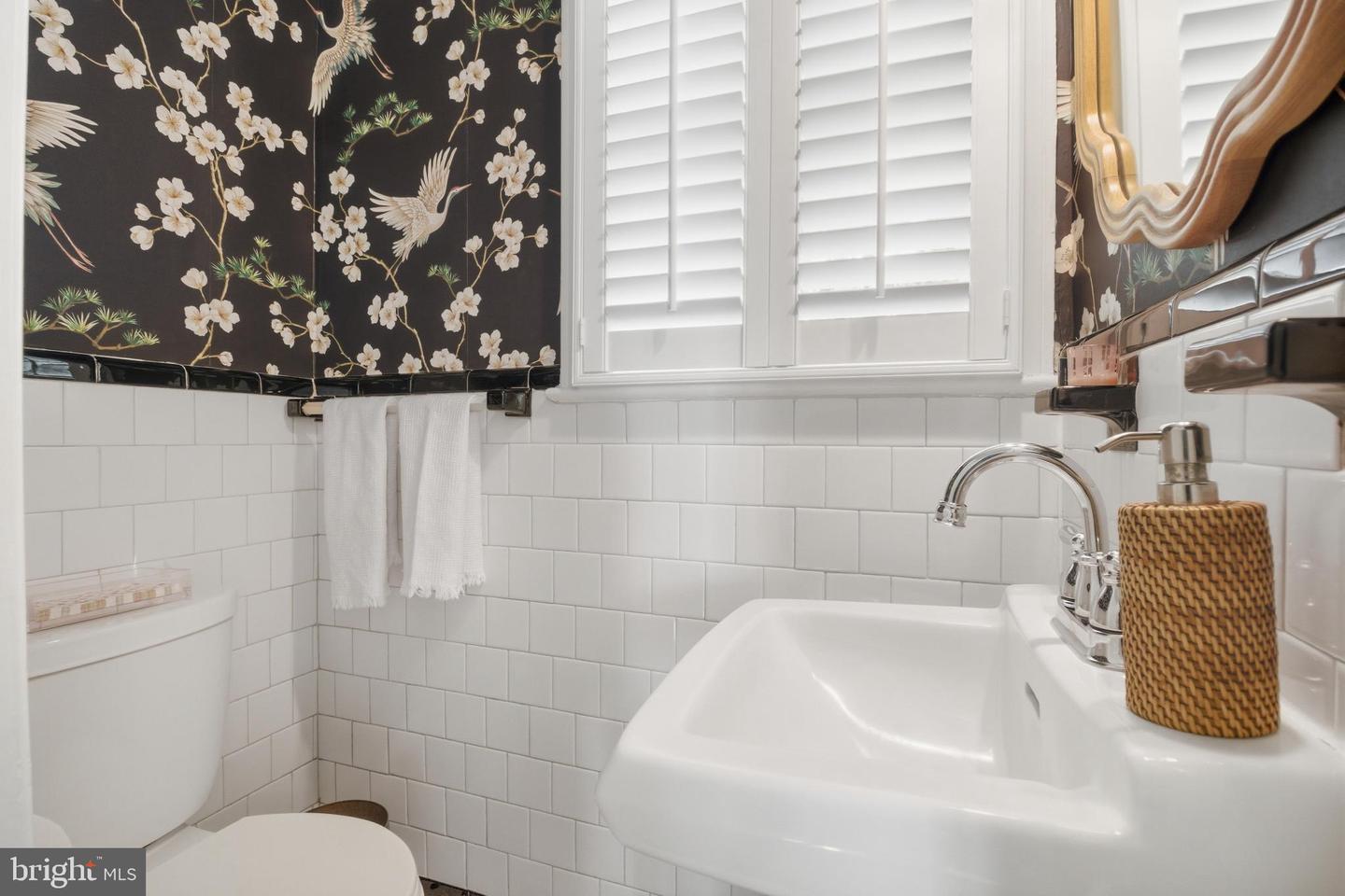 6032 GROVE DR, ALEXANDRIA, Virginia 22307, 3 Bedrooms Bedrooms, ,3 BathroomsBathrooms,Residential,For sale,6032 GROVE DR,VAFX2284390 MLS # VAFX2284390