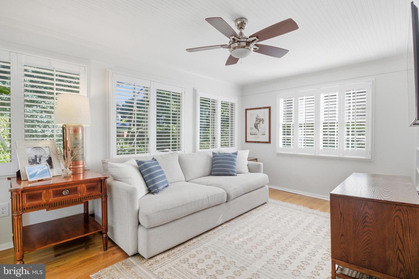 6032 GROVE DR, ALEXANDRIA, Virginia 22307, 3 Bedrooms Bedrooms, ,3 BathroomsBathrooms,Residential,For sale,6032 GROVE DR,VAFX2284390 MLS # VAFX2284390