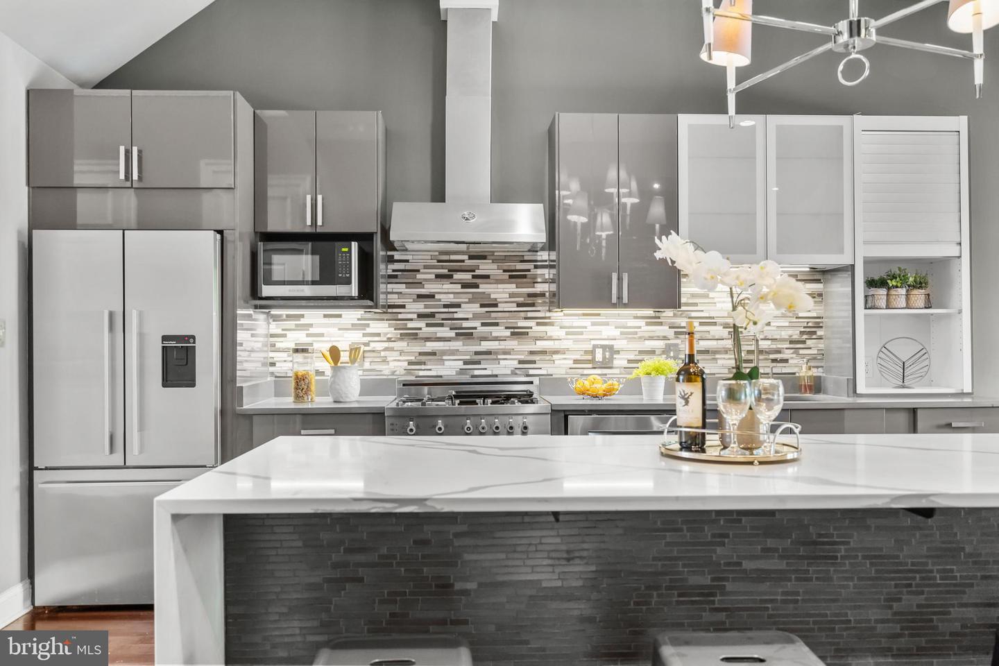 151 V ST NW #4, WASHINGTON, District Of Columbia 20001, 2 Bedrooms Bedrooms, ,2 BathroomsBathrooms,Residential,For sale,151 V ST NW #4,DCDC2240036 MLS # DCDC2240036