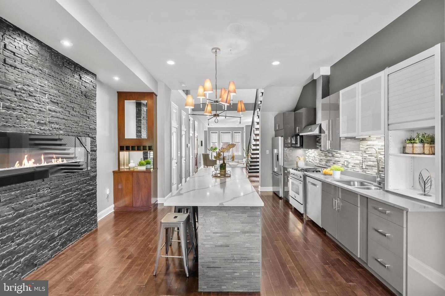 151 V ST NW #4, WASHINGTON, District Of Columbia 20001, 2 Bedrooms Bedrooms, ,2 BathroomsBathrooms,Residential,For sale,151 V ST NW #4,DCDC2240036 MLS # DCDC2240036