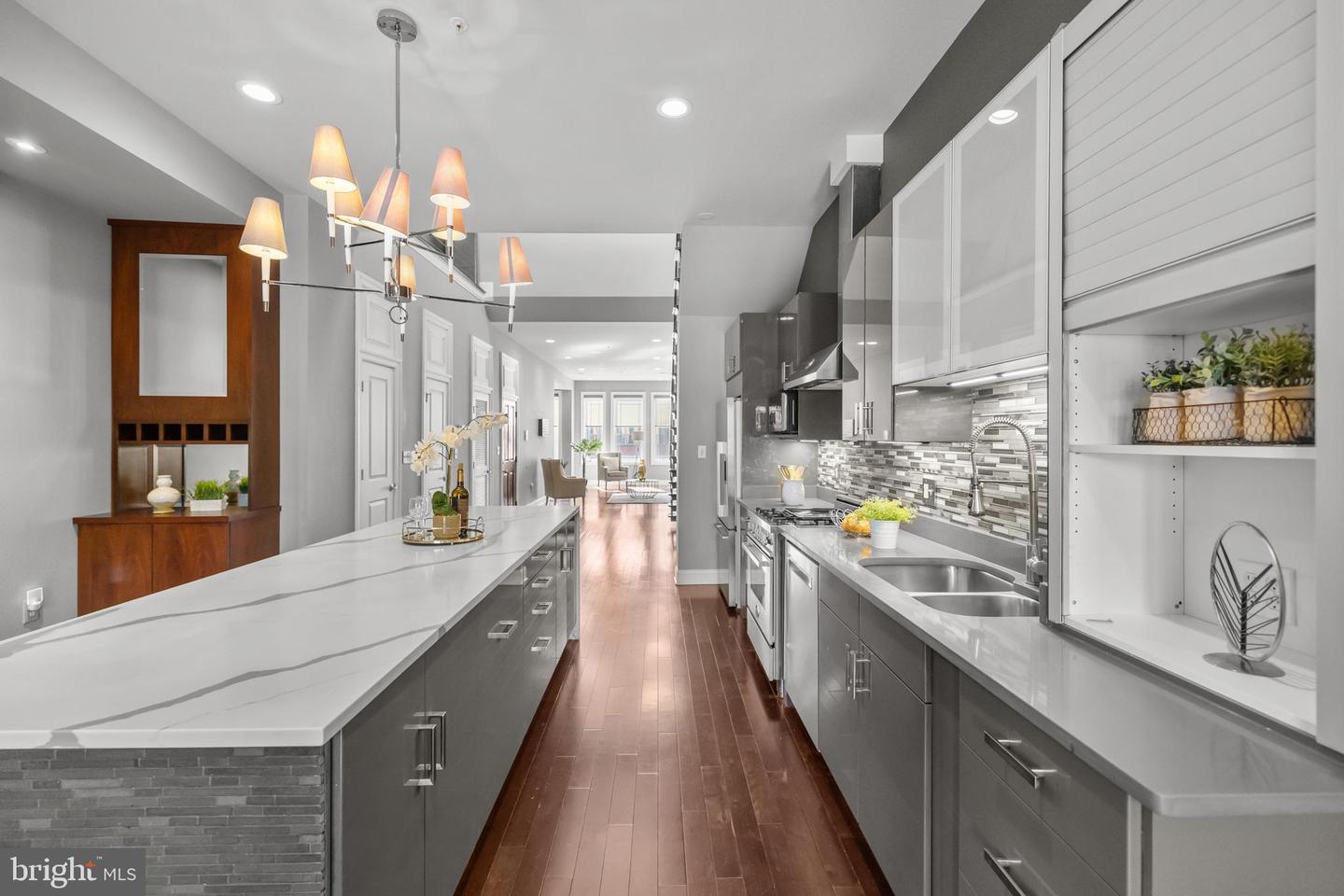 151 V ST NW #4, WASHINGTON, District Of Columbia 20001, 2 Bedrooms Bedrooms, ,2 BathroomsBathrooms,Residential,For sale,151 V ST NW #4,DCDC2240036 MLS # DCDC2240036