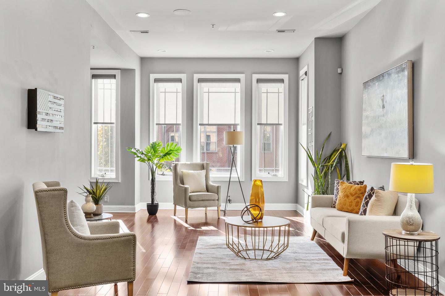 151 V ST NW #4, WASHINGTON, District Of Columbia 20001, 2 Bedrooms Bedrooms, ,2 BathroomsBathrooms,Residential,For sale,151 V ST NW #4,DCDC2240036 MLS # DCDC2240036