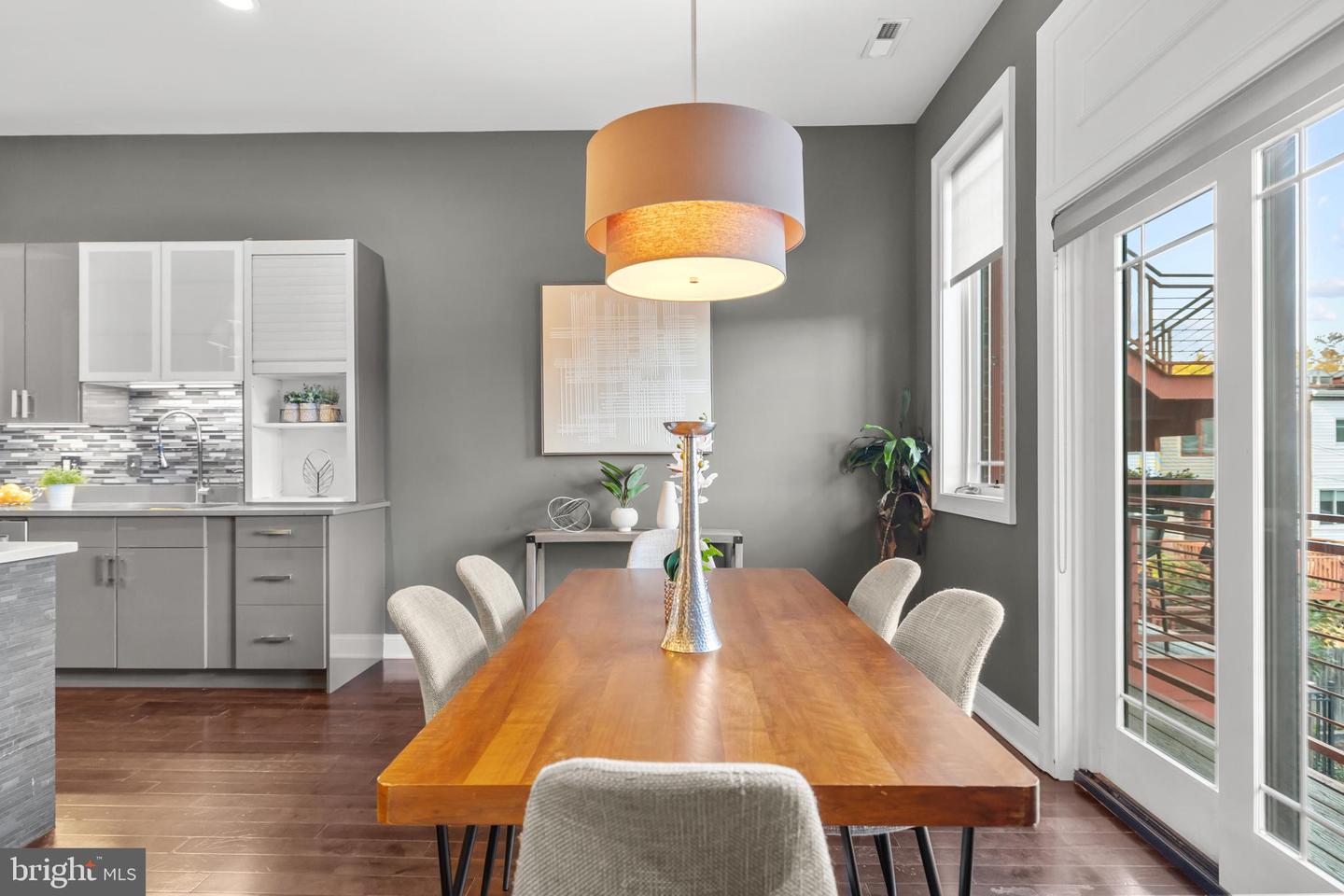 151 V ST NW #4, WASHINGTON, District Of Columbia 20001, 2 Bedrooms Bedrooms, ,2 BathroomsBathrooms,Residential,For sale,151 V ST NW #4,DCDC2240036 MLS # DCDC2240036