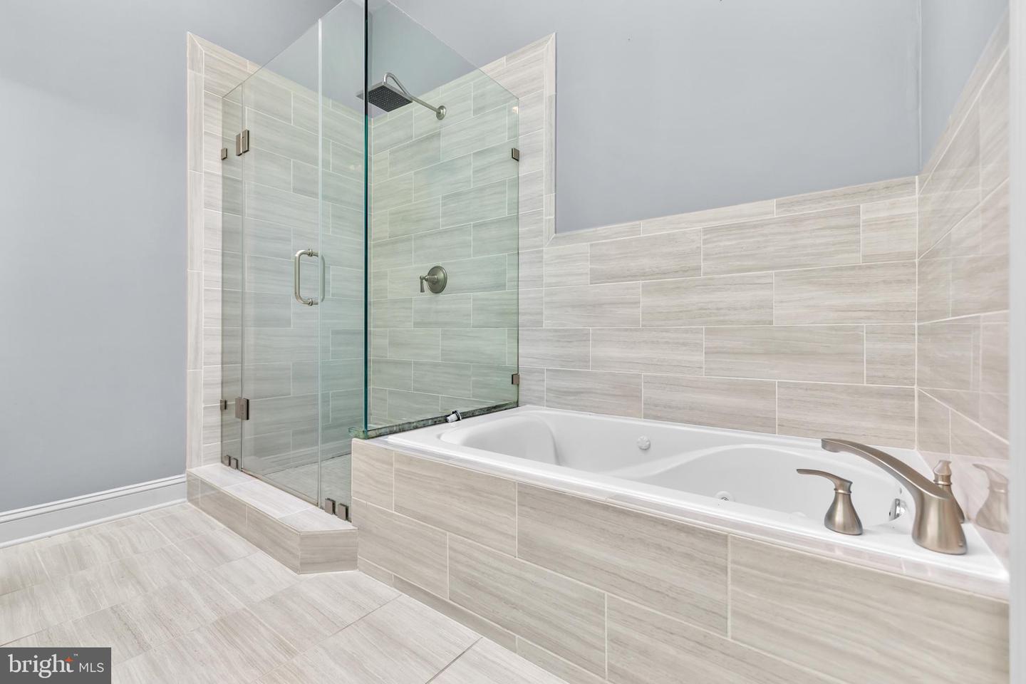 151 V ST NW #4, WASHINGTON, District Of Columbia 20001, 2 Bedrooms Bedrooms, ,2 BathroomsBathrooms,Residential,For sale,151 V ST NW #4,DCDC2240036 MLS # DCDC2240036