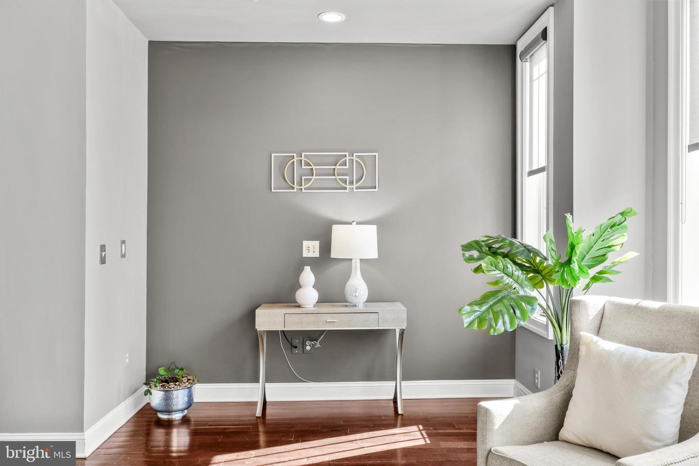 151 V ST NW #4, WASHINGTON, District Of Columbia 20001, 2 Bedrooms Bedrooms, ,2 BathroomsBathrooms,Residential,For sale,151 V ST NW #4,DCDC2240036 MLS # DCDC2240036