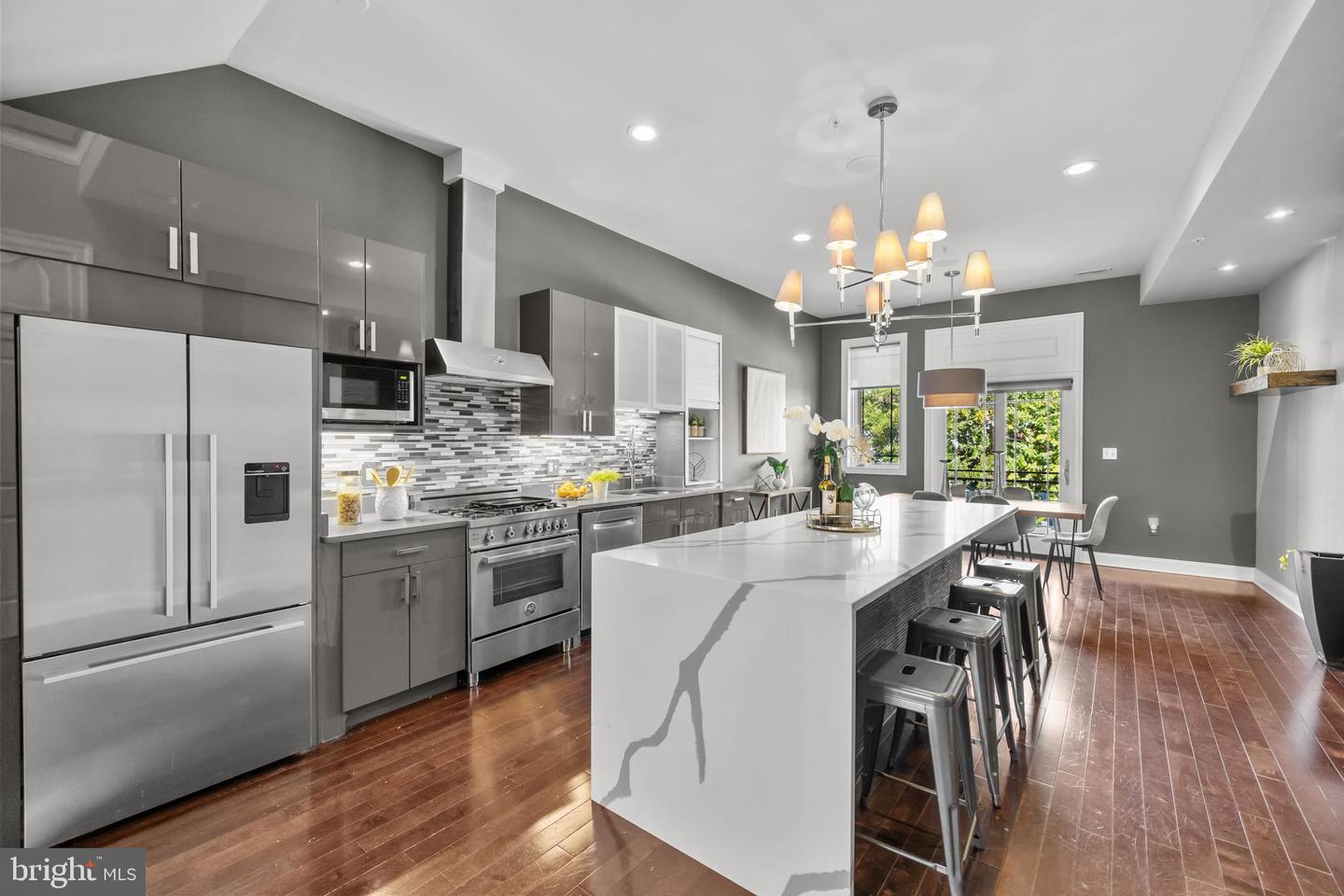 151 V ST NW #4, WASHINGTON, District Of Columbia 20001, 2 Bedrooms Bedrooms, ,2 BathroomsBathrooms,Residential,For sale,151 V ST NW #4,DCDC2240036 MLS # DCDC2240036