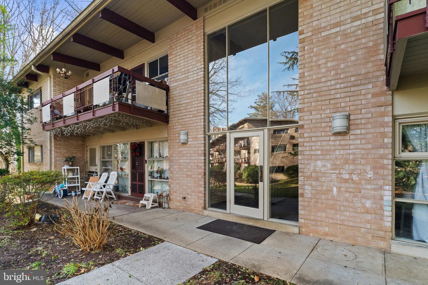 4221 AMERICANA DR #203, ANNANDALE, Virginia 22003, 2 Bedrooms Bedrooms, ,1 BathroomBathrooms,Residential,For sale,4221 AMERICANA DR #203,VAFX2285354 MLS # VAFX2285354