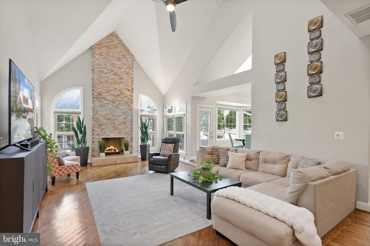 1134 ROUND PEBBLE LN, RESTON, Virginia 20194, 4 Bedrooms Bedrooms, ,4 BathroomsBathrooms,Residential,For sale,1134 ROUND PEBBLE LN,VAFX2286916 MLS # VAFX2286916