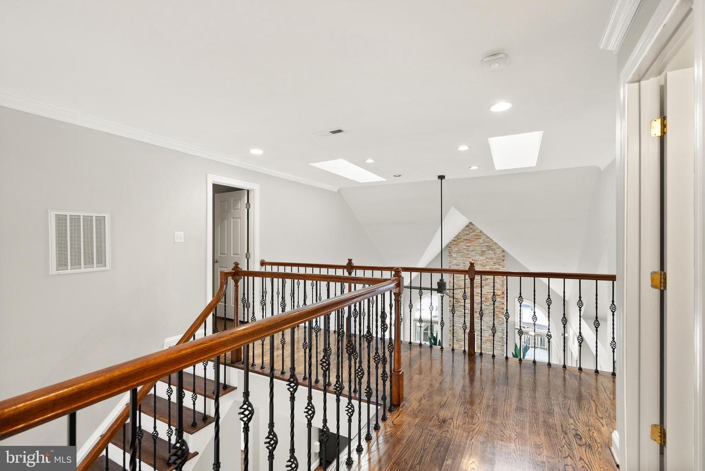 1134 ROUND PEBBLE LN, RESTON, Virginia 20194, 4 Bedrooms Bedrooms, ,4 BathroomsBathrooms,Residential,For sale,1134 ROUND PEBBLE LN,VAFX2286916 MLS # VAFX2286916